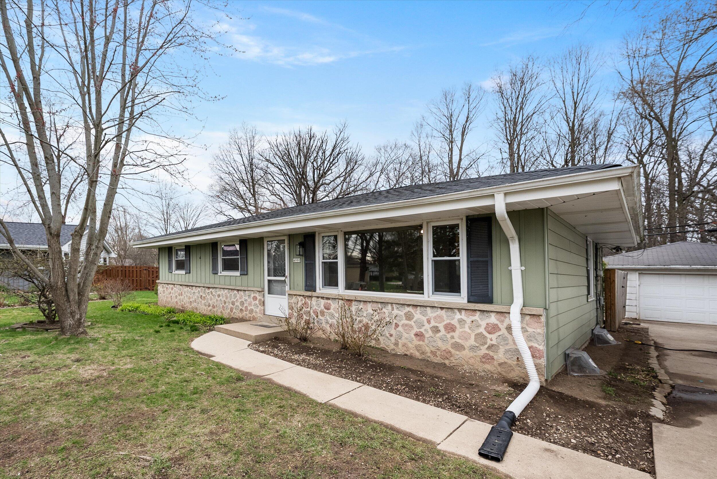 4990 W Wabash Ave
