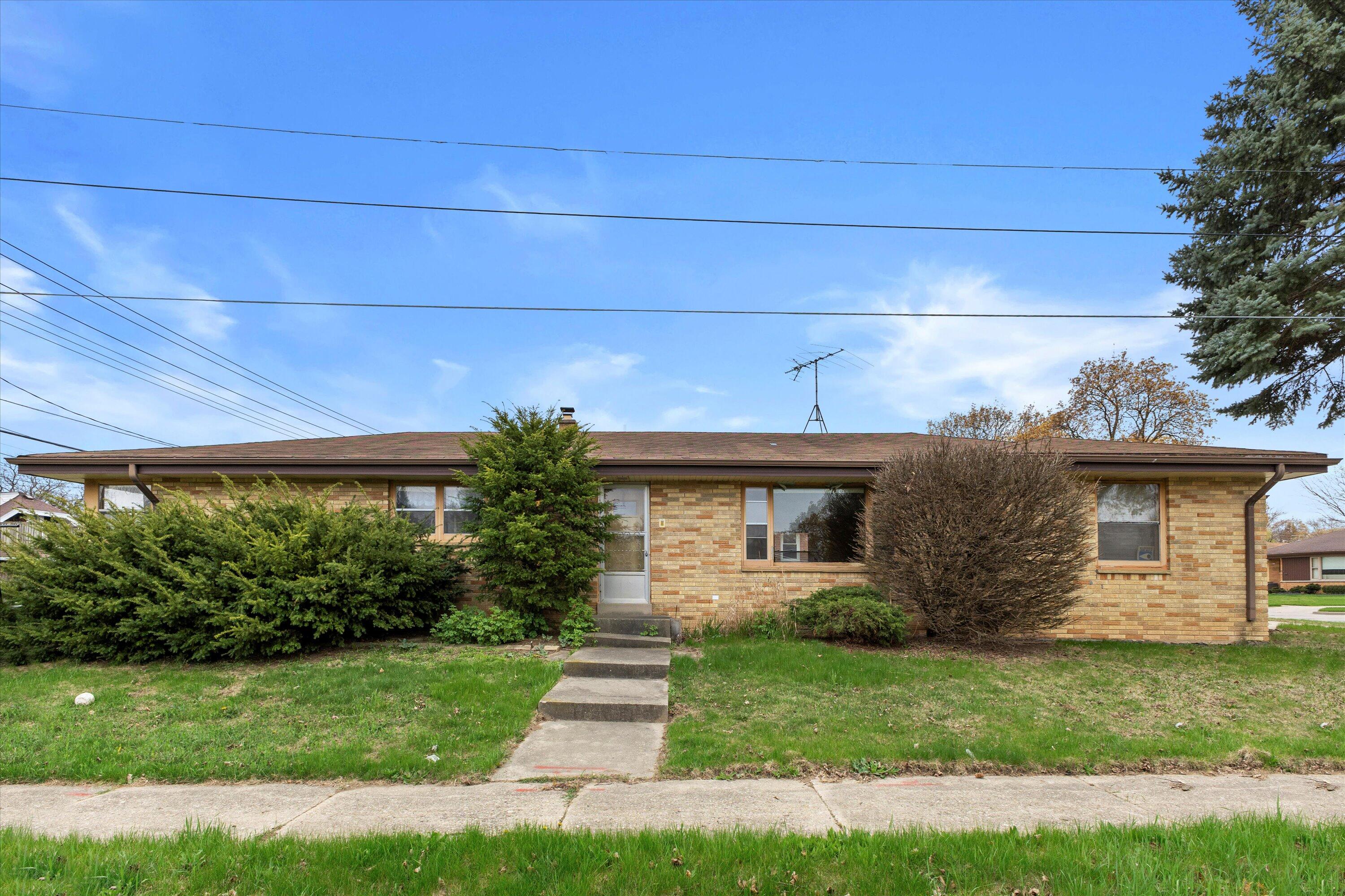 8122 W Potomac Ave