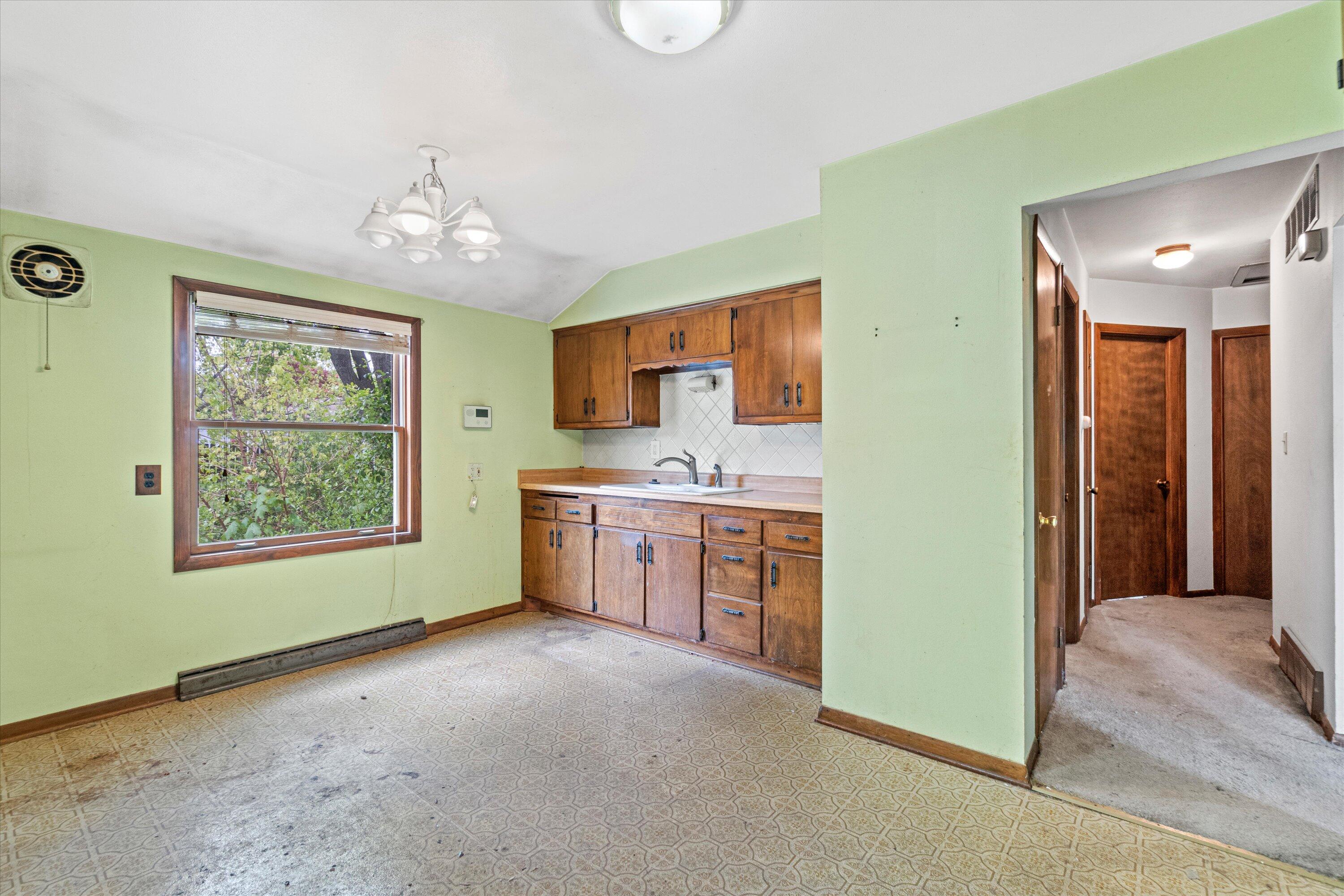 8919 W Custer Ave