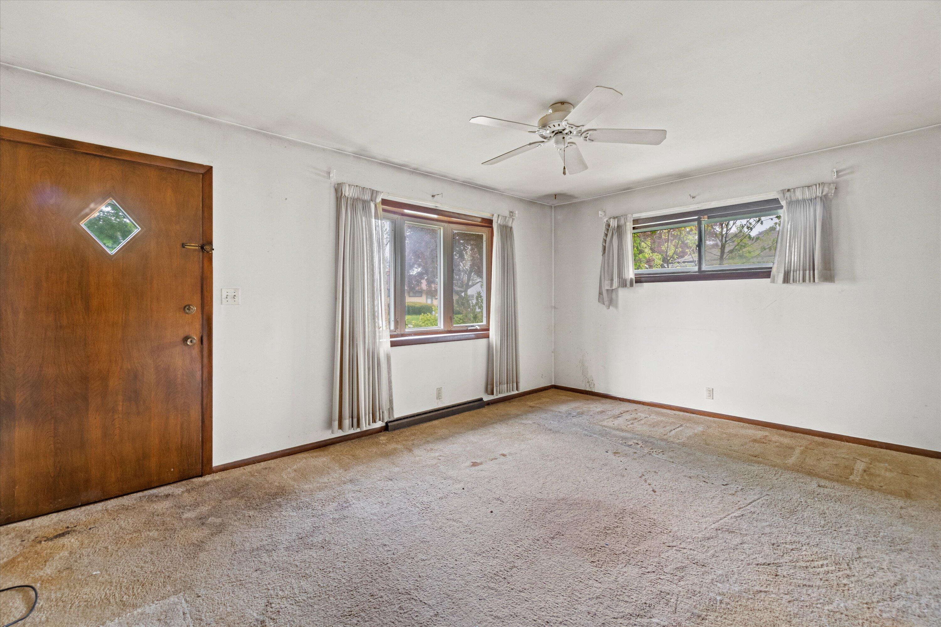 8919 W Custer Ave