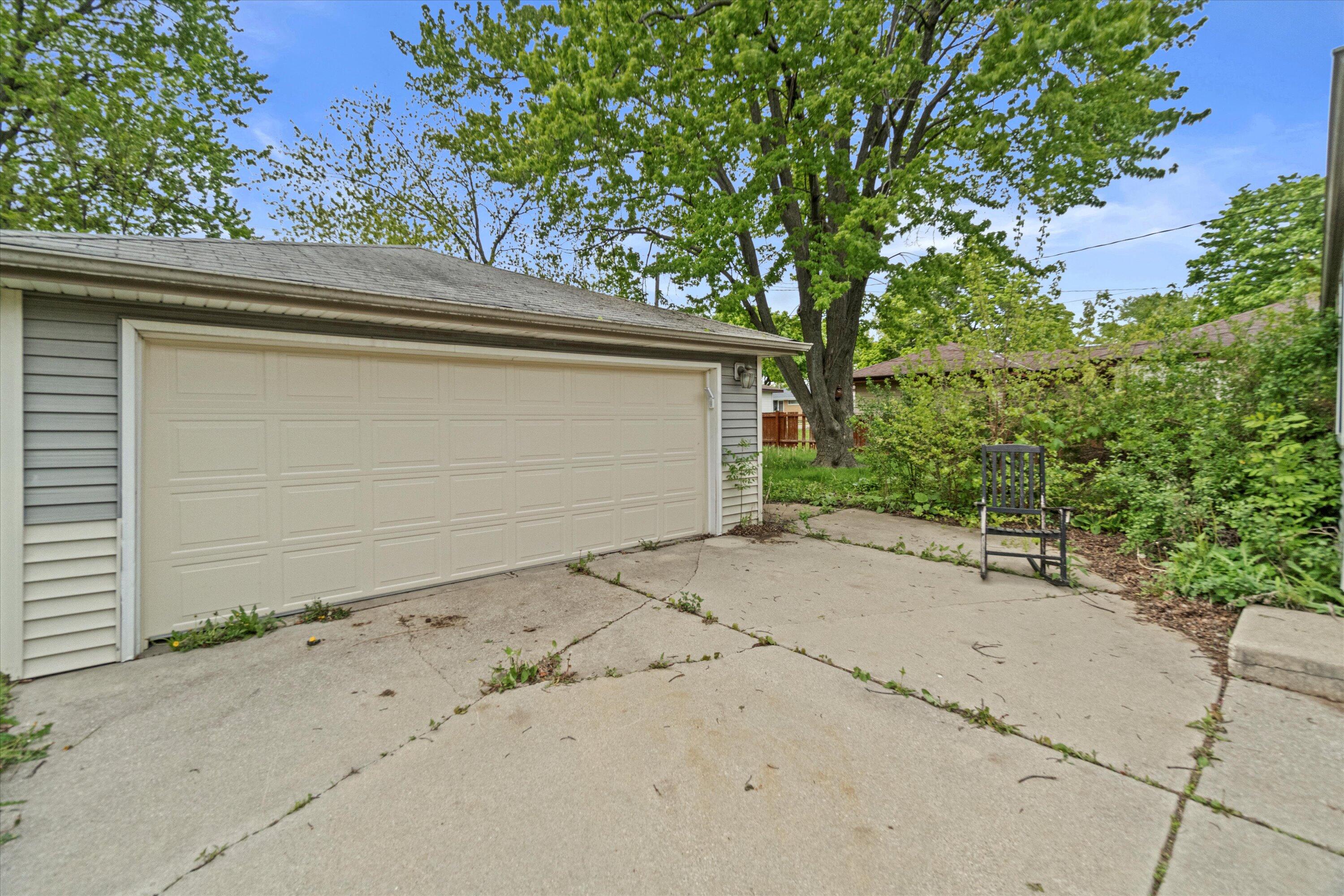 8919 W Custer Ave