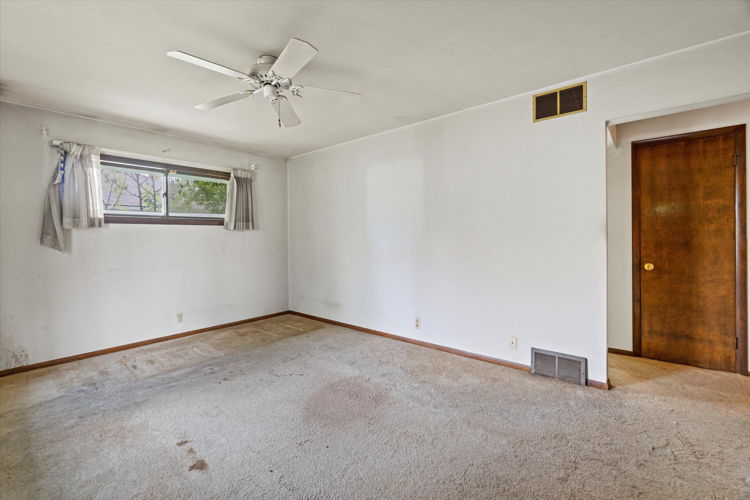 8919 W Custer Ave