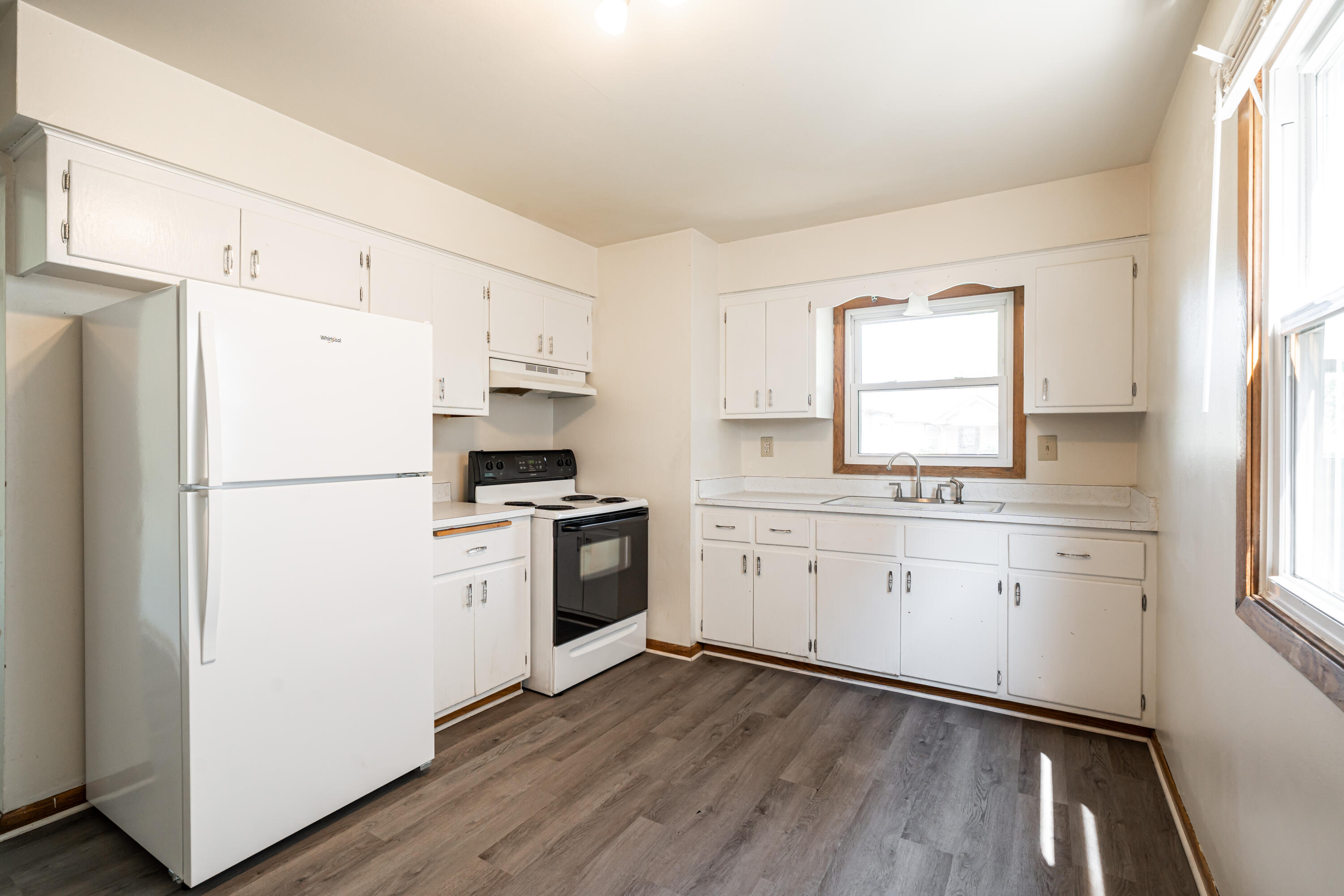 1933 S 72nd St
