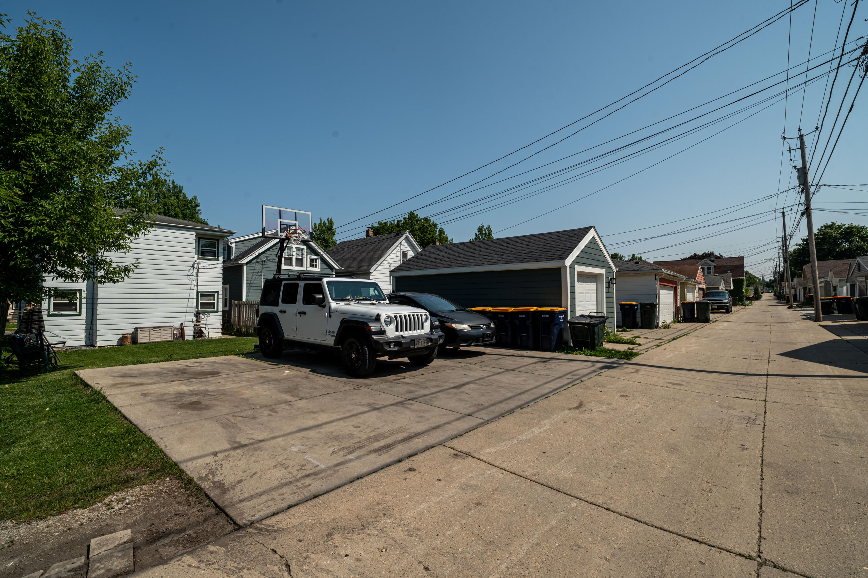 1933 S 72nd St