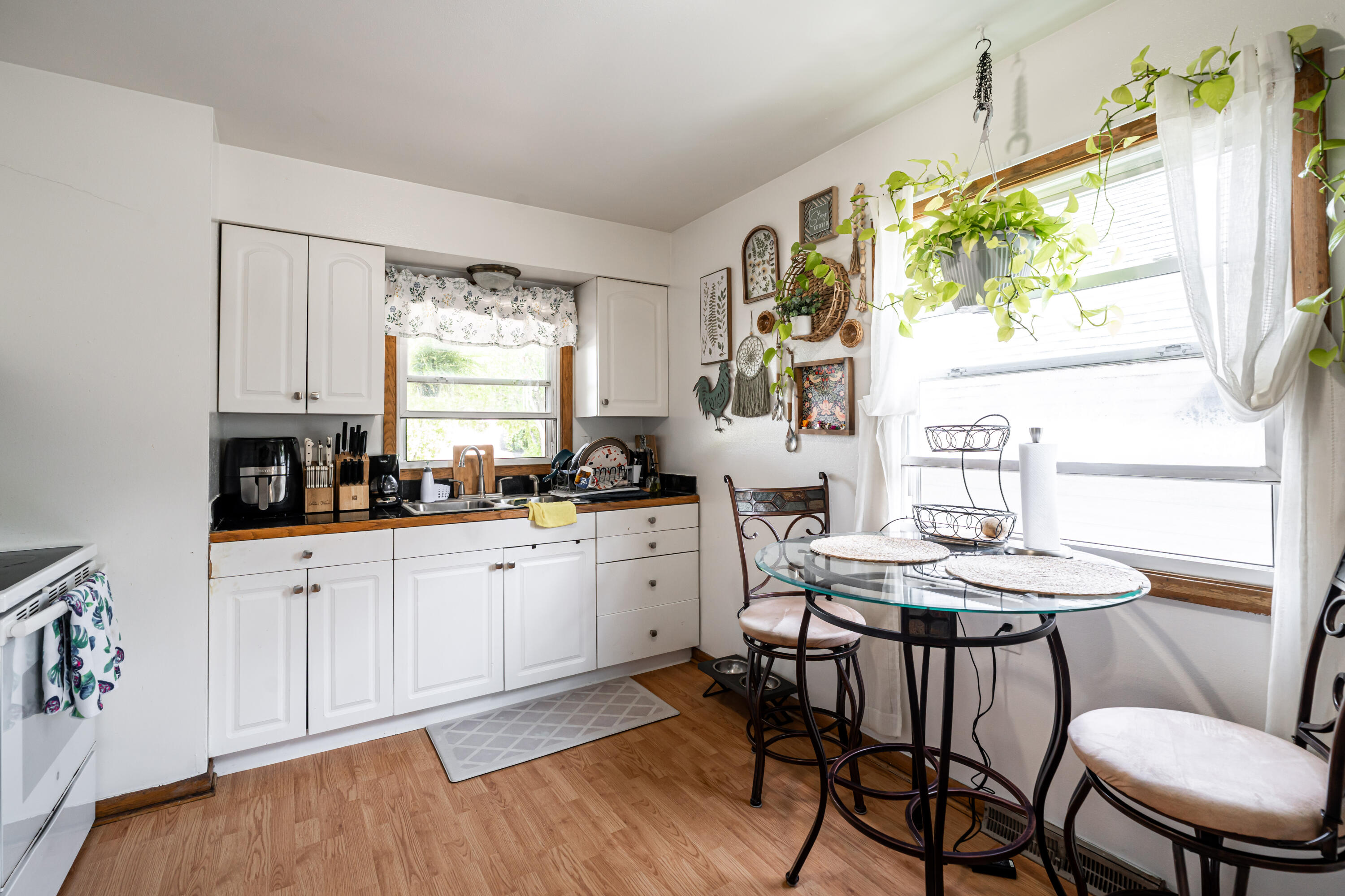 1933 S 72nd St