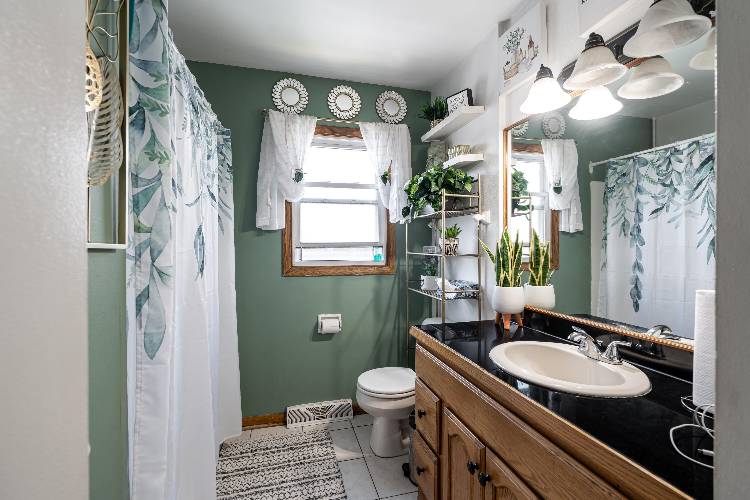 1933 S 72nd St