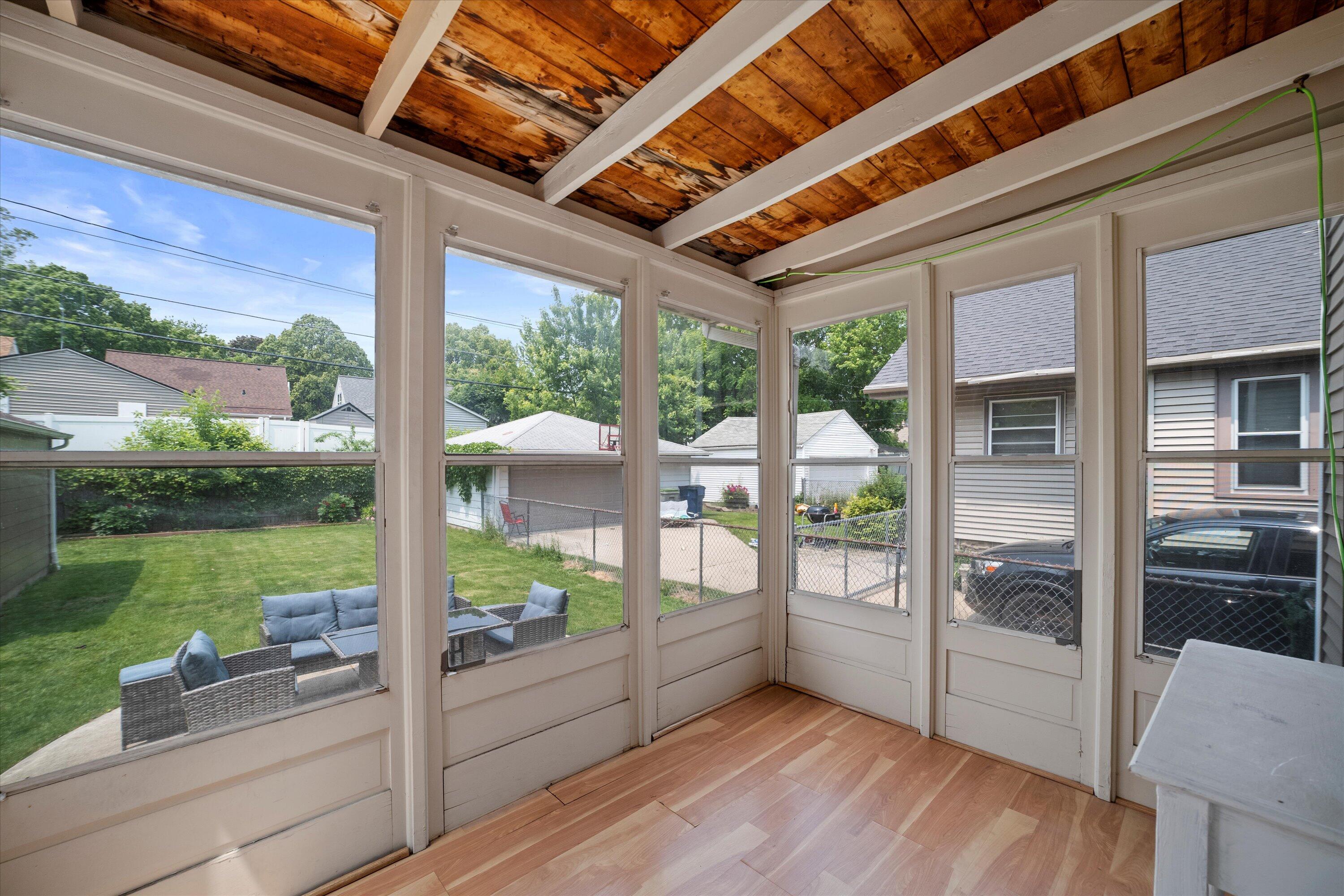 165 N 72nd St