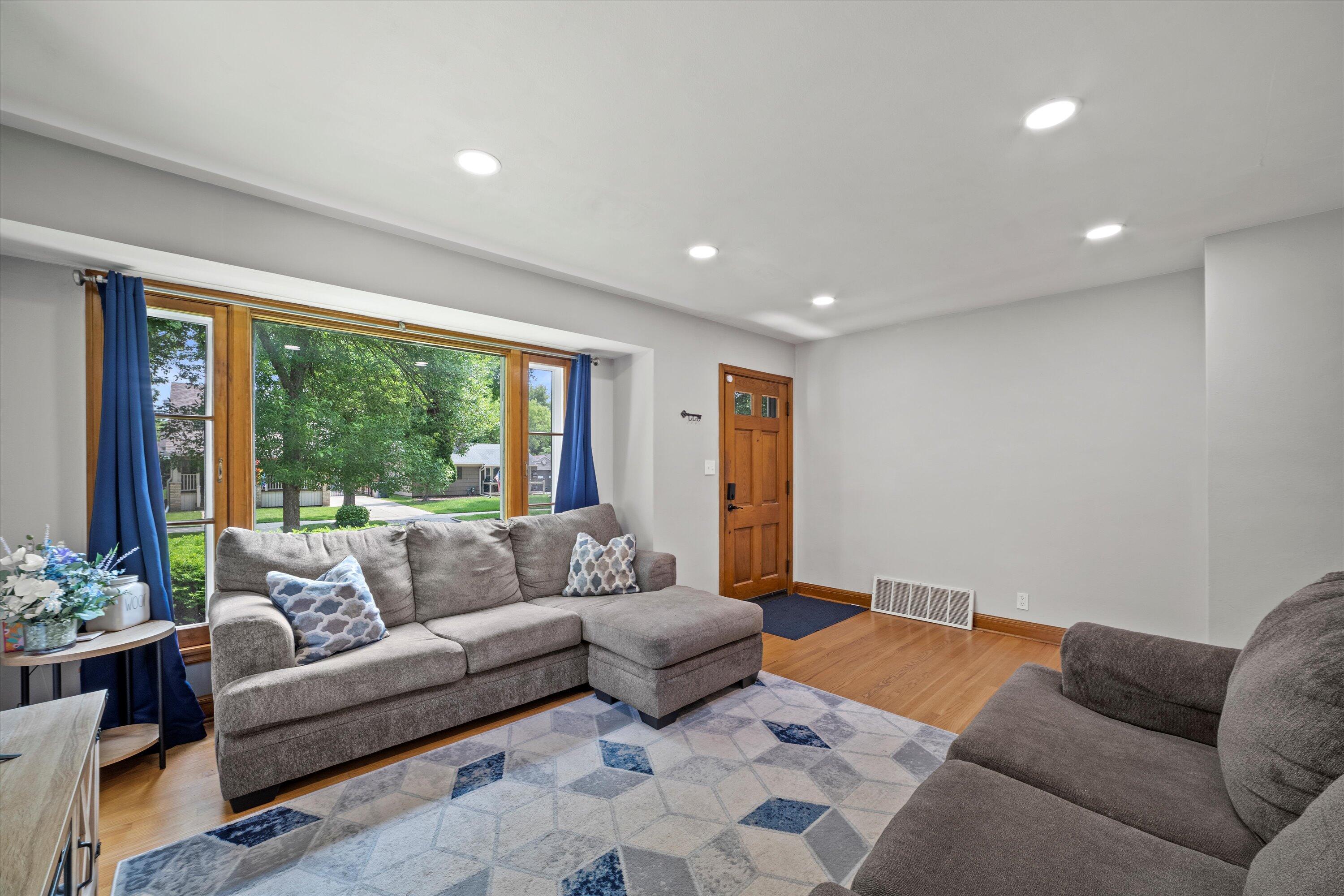 165 N 72nd St