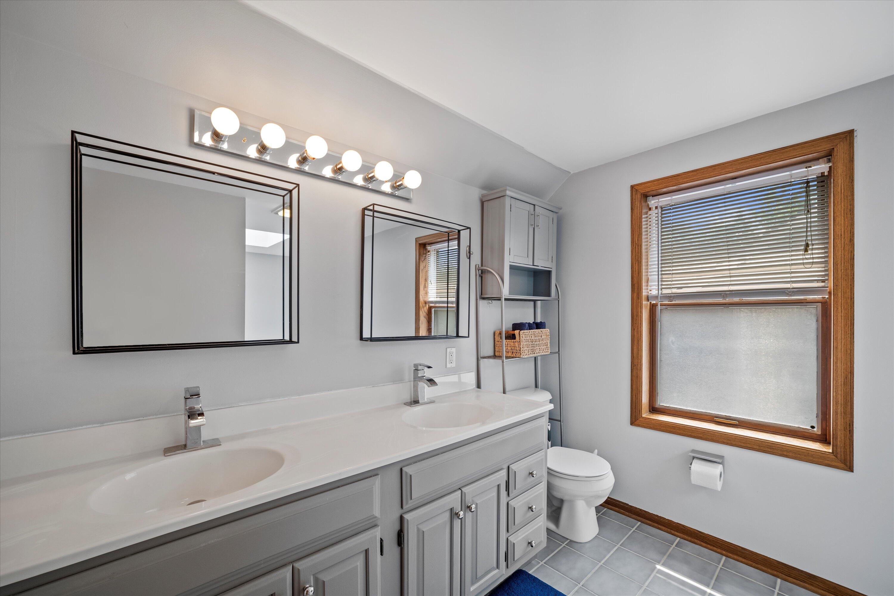 165 N 72nd St