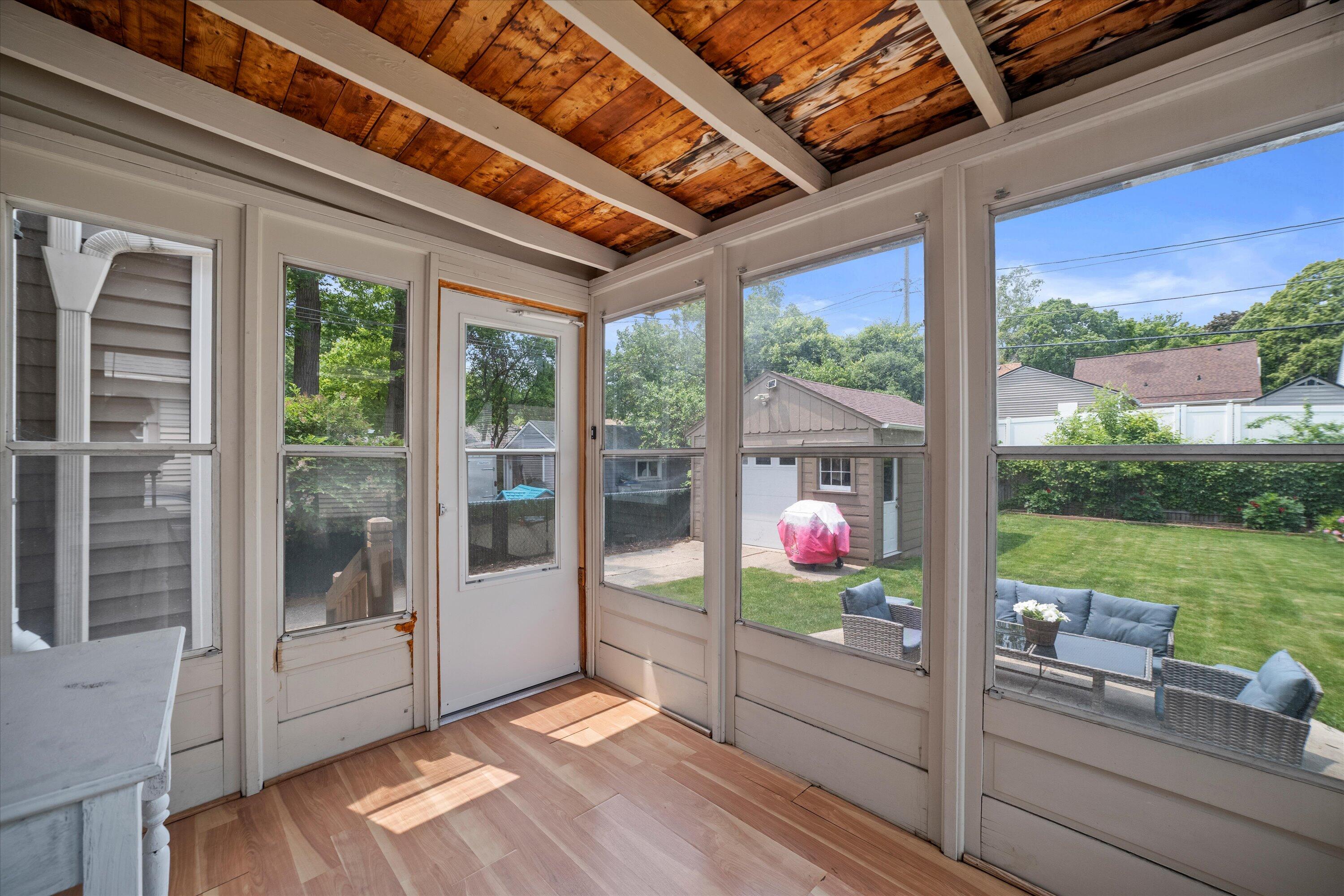 165 N 72nd St