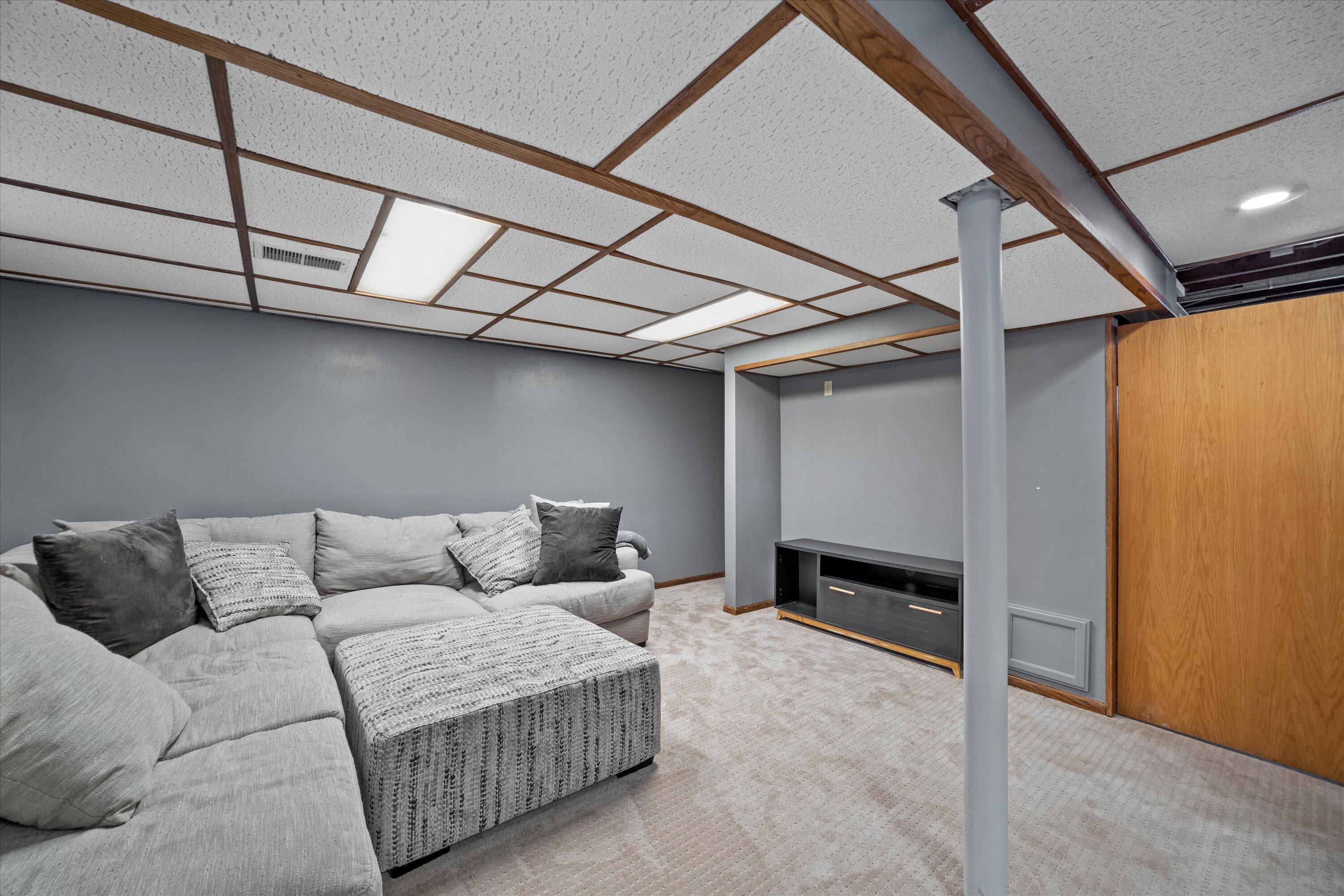 165 N 72nd St