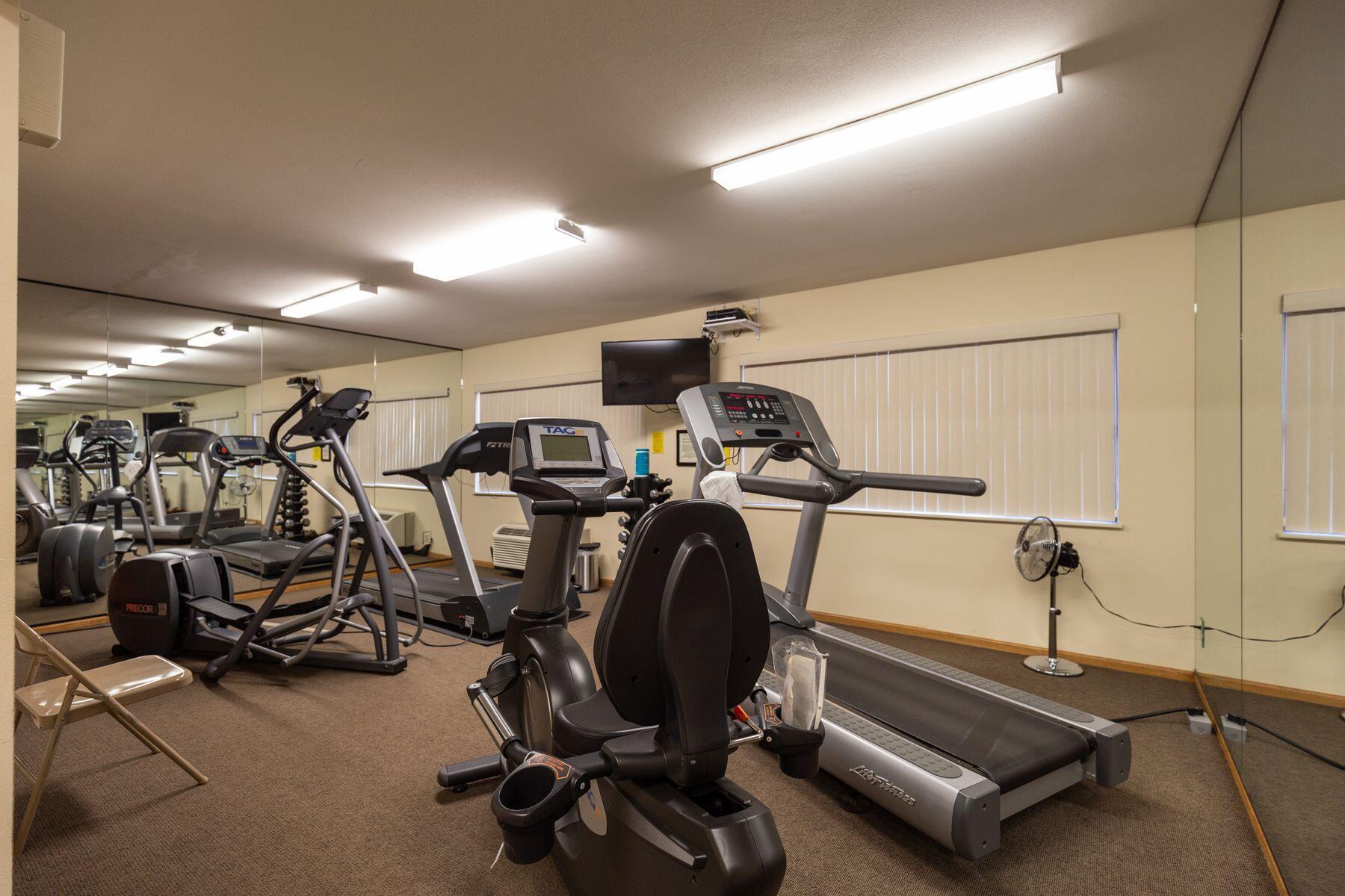 1600 W Green Tree Rd Unit: A 322