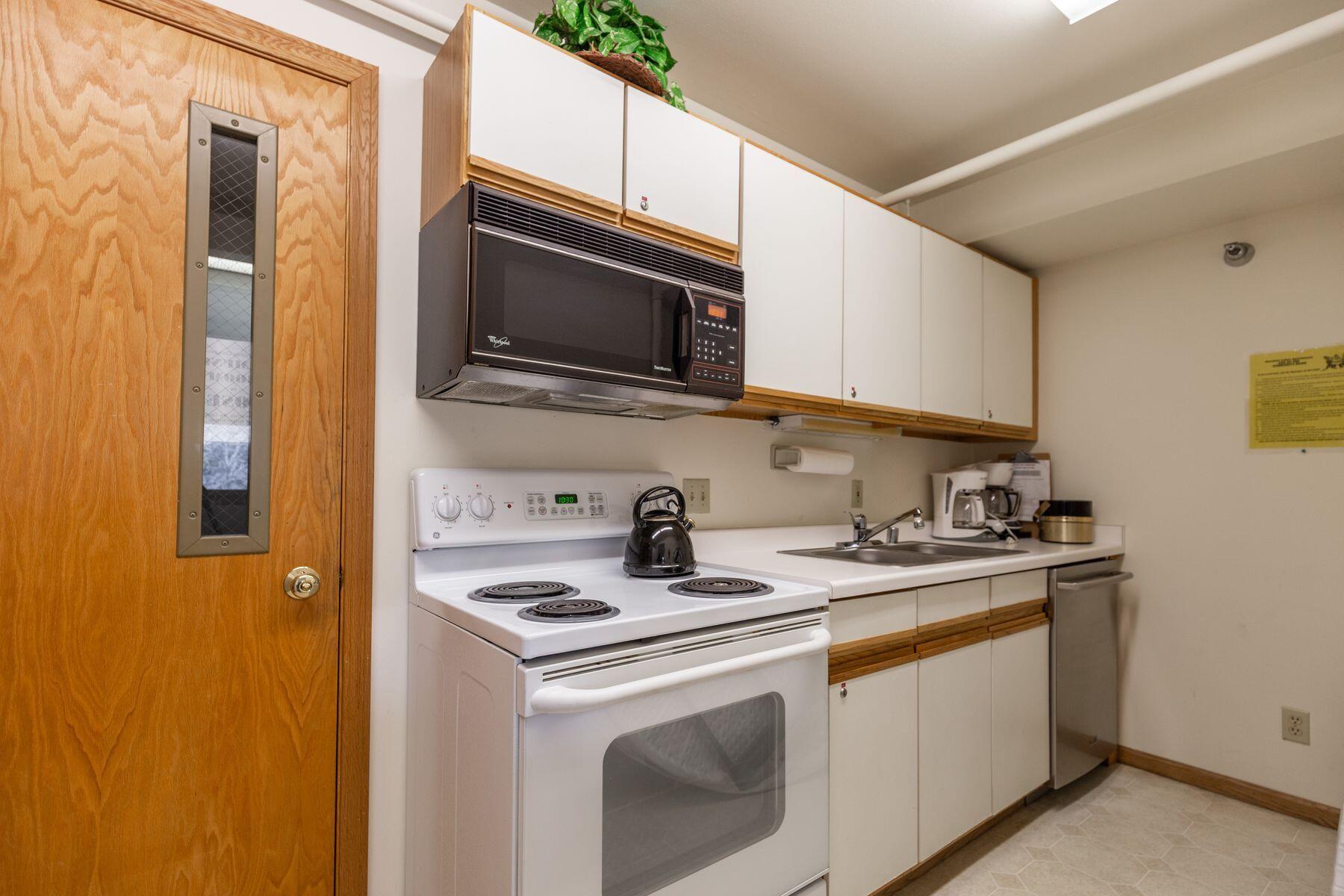 1600 W Green Tree Rd Unit: A 322