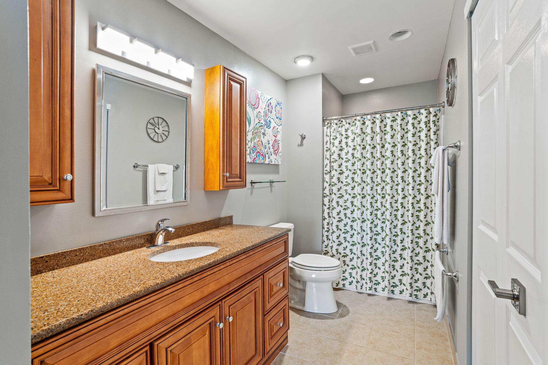 1600 W Green Tree Rd Unit: A 322