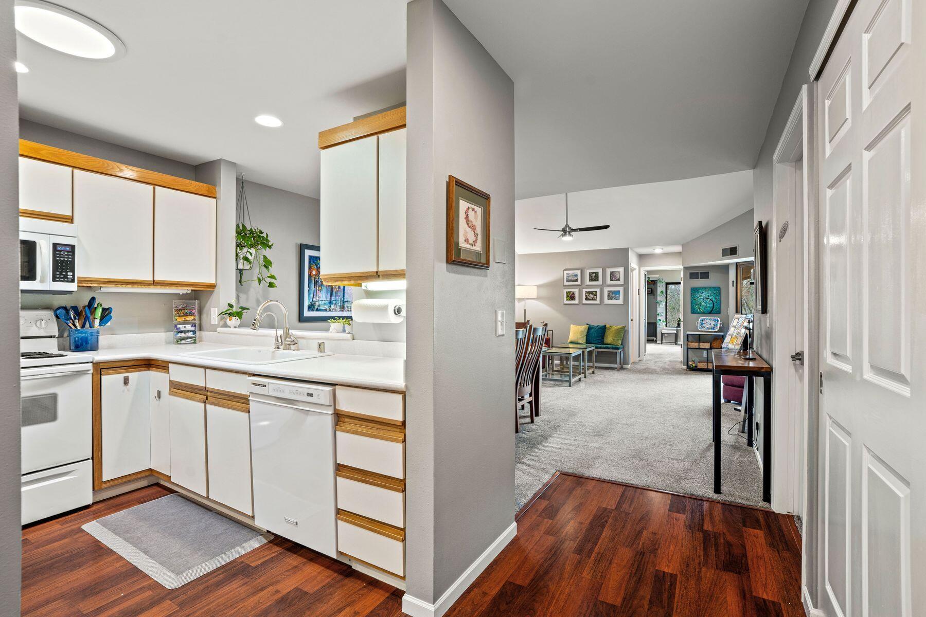 1600 W Green Tree Rd Unit: A 322