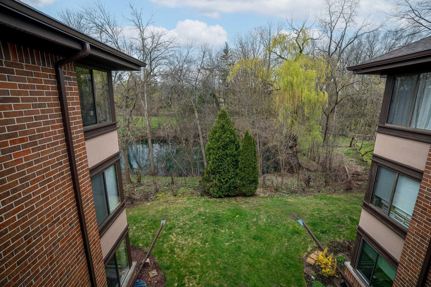 1600 W Green Tree Rd Unit: A 322
