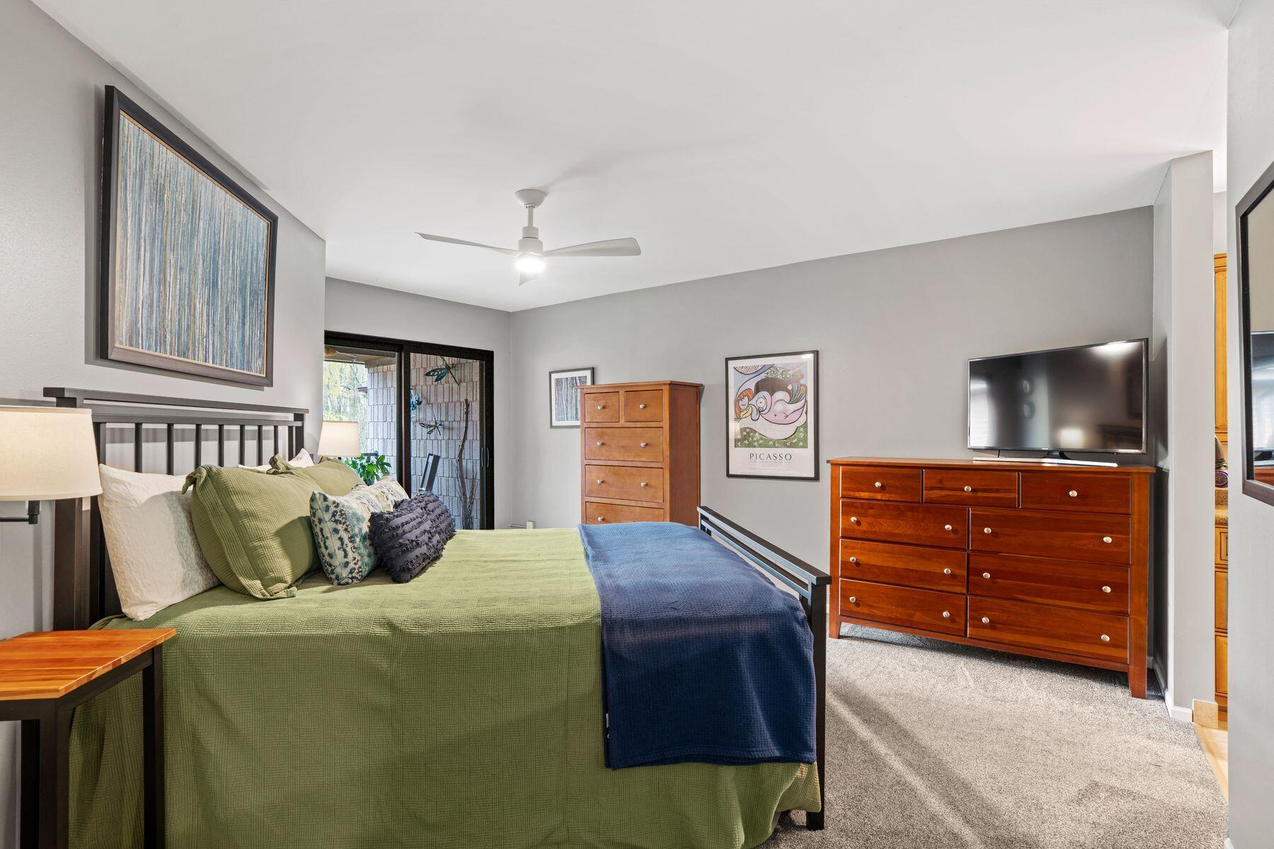 1600 W Green Tree Rd Unit: A 322