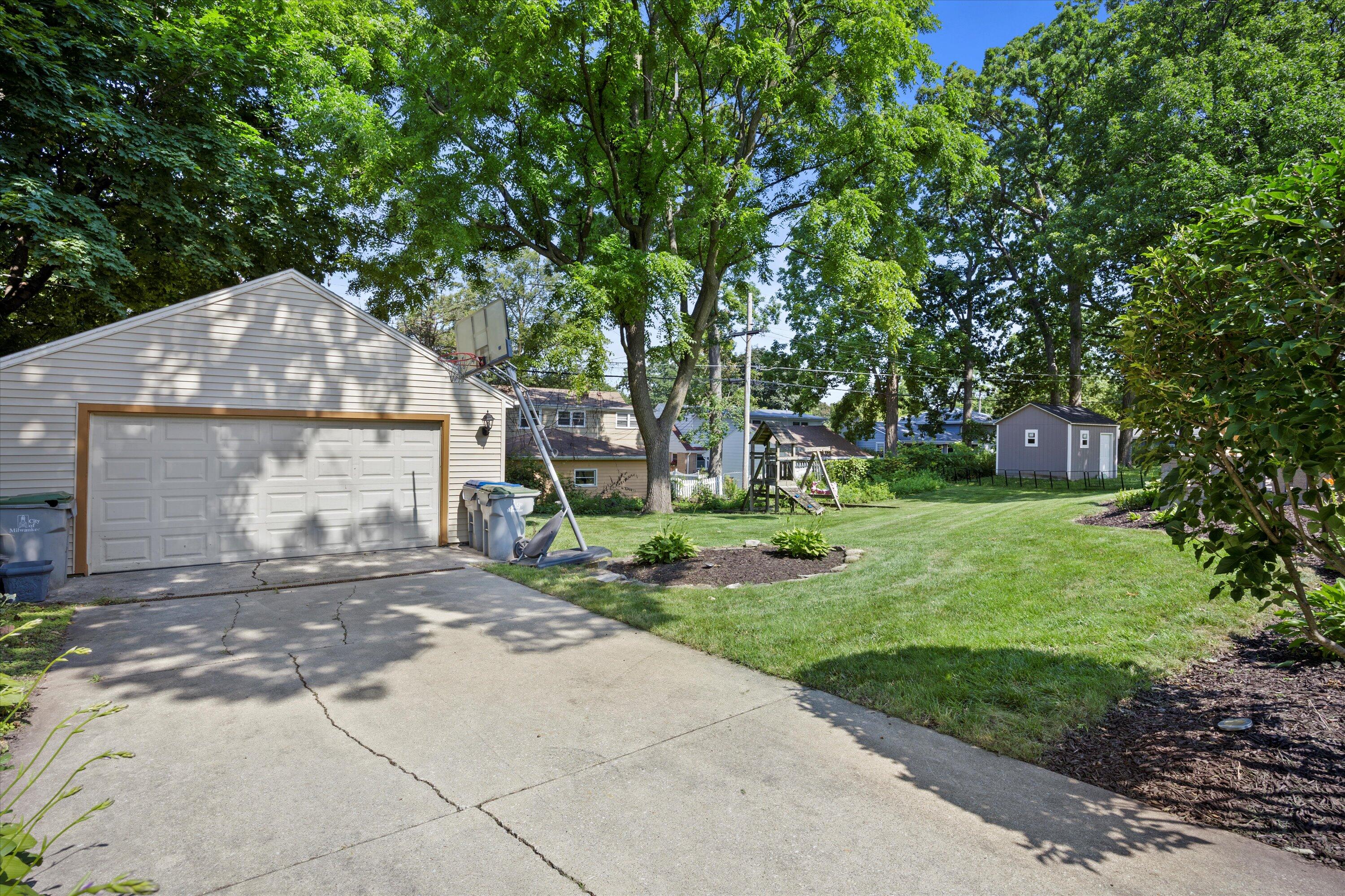 2625 S 50th St