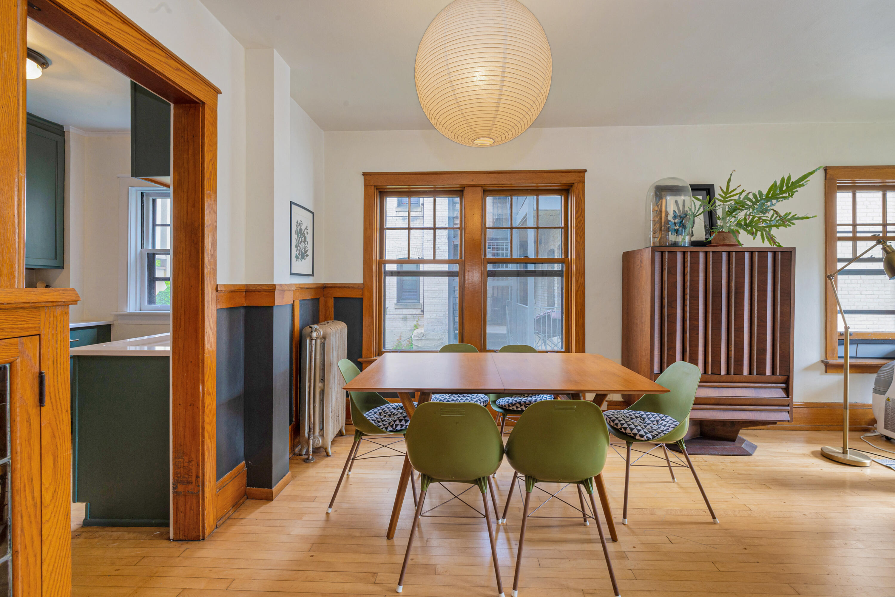 2537 N Downer Ave Unit: 15
