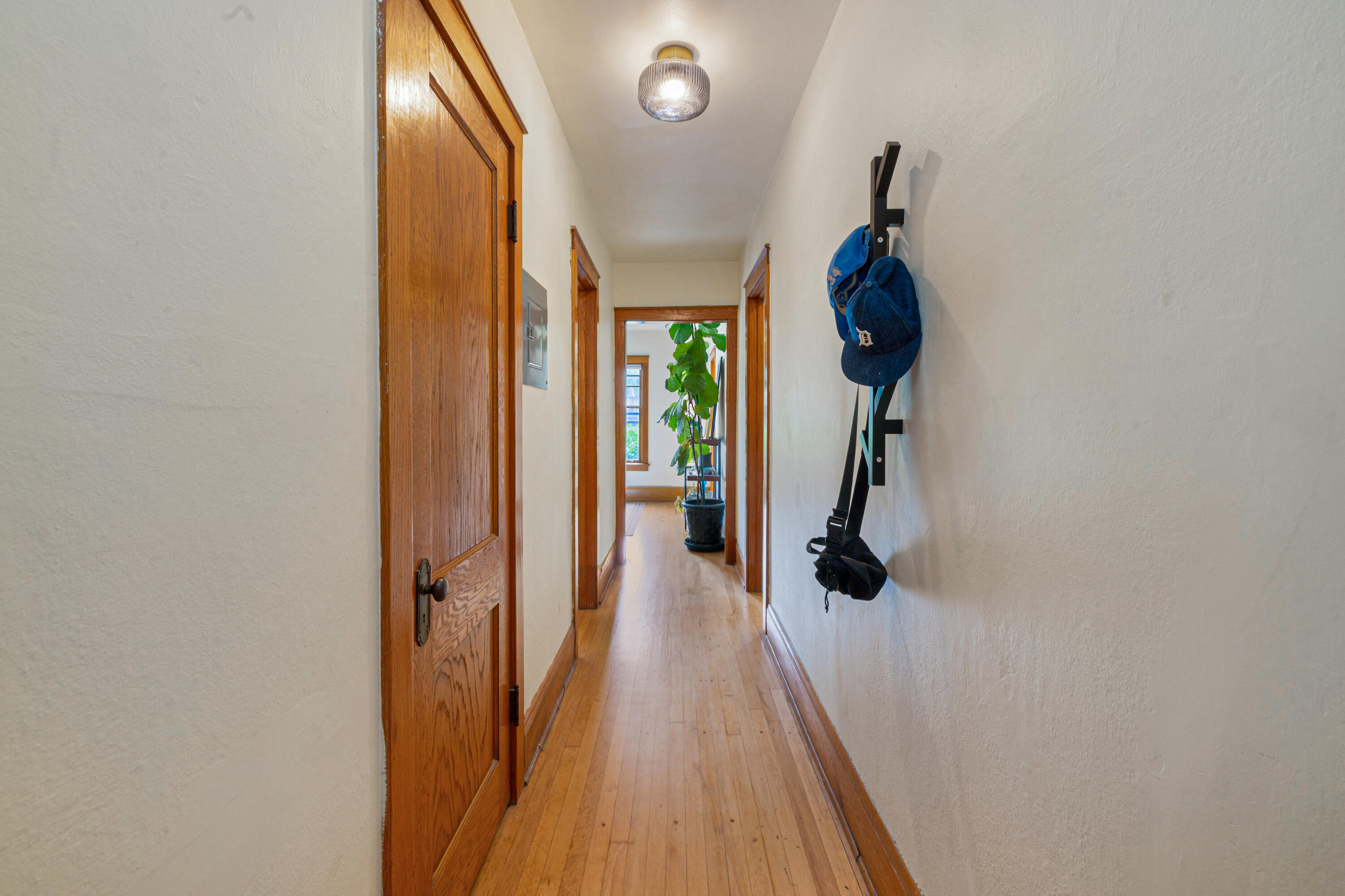 2537 N Downer Ave Unit: 15