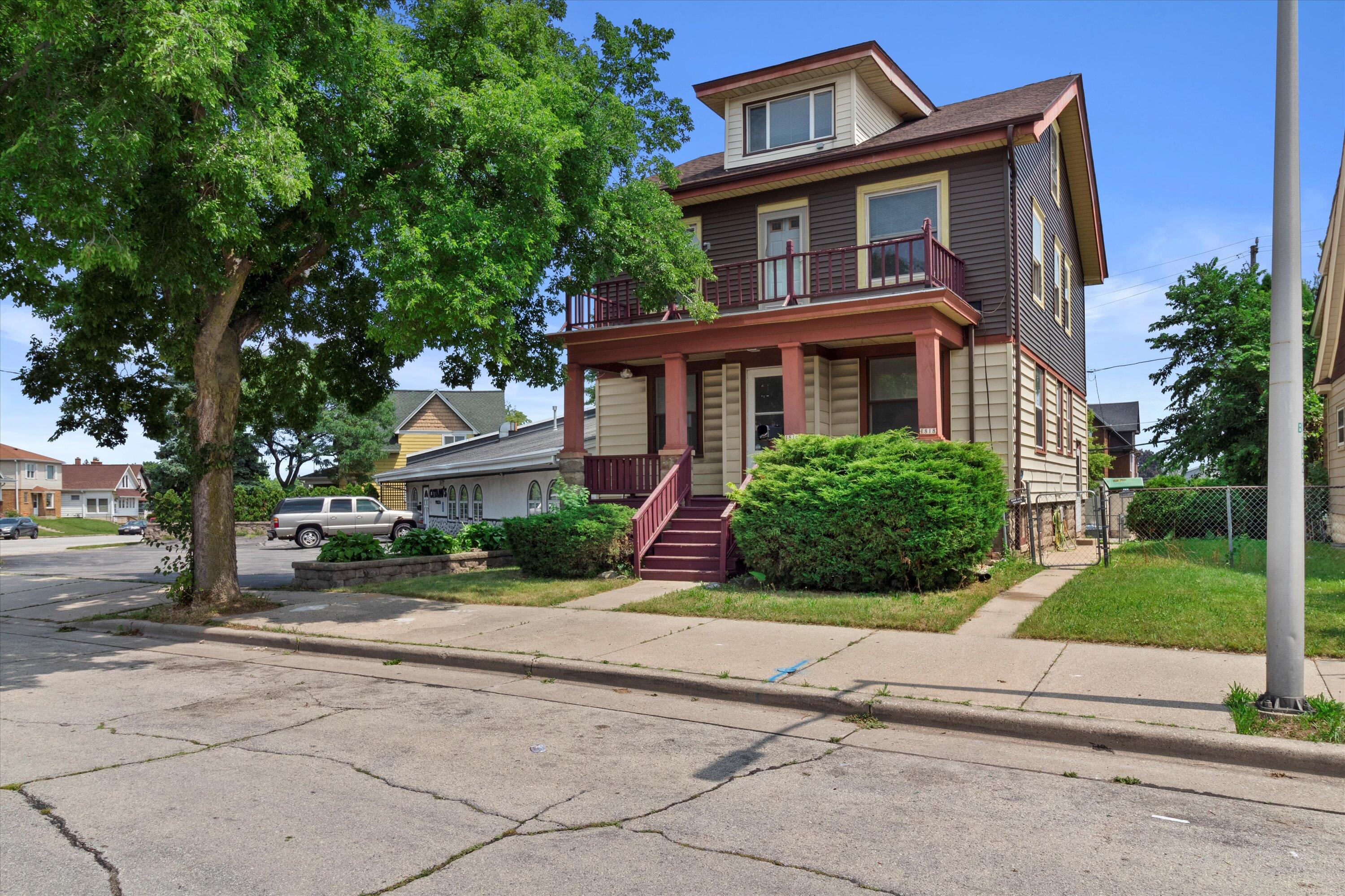1816 S 57th St Unit: 1818