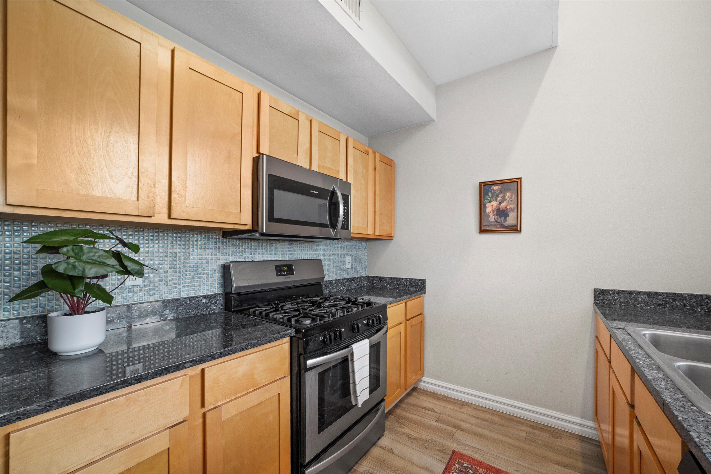 2121 S Kinnickinnic Ave Unit: 120