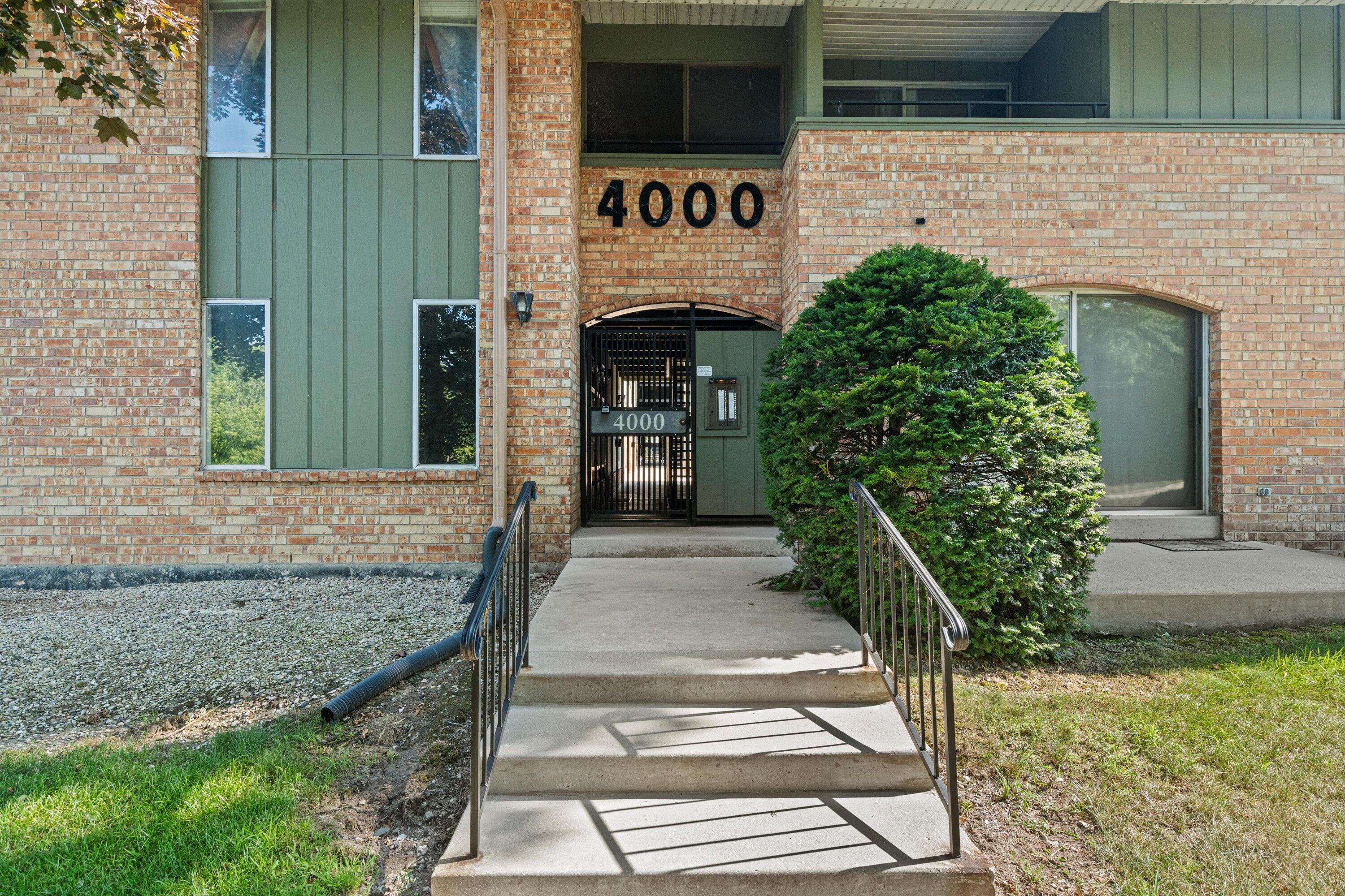 4000 W Rivers Edge Cir Unit: 11