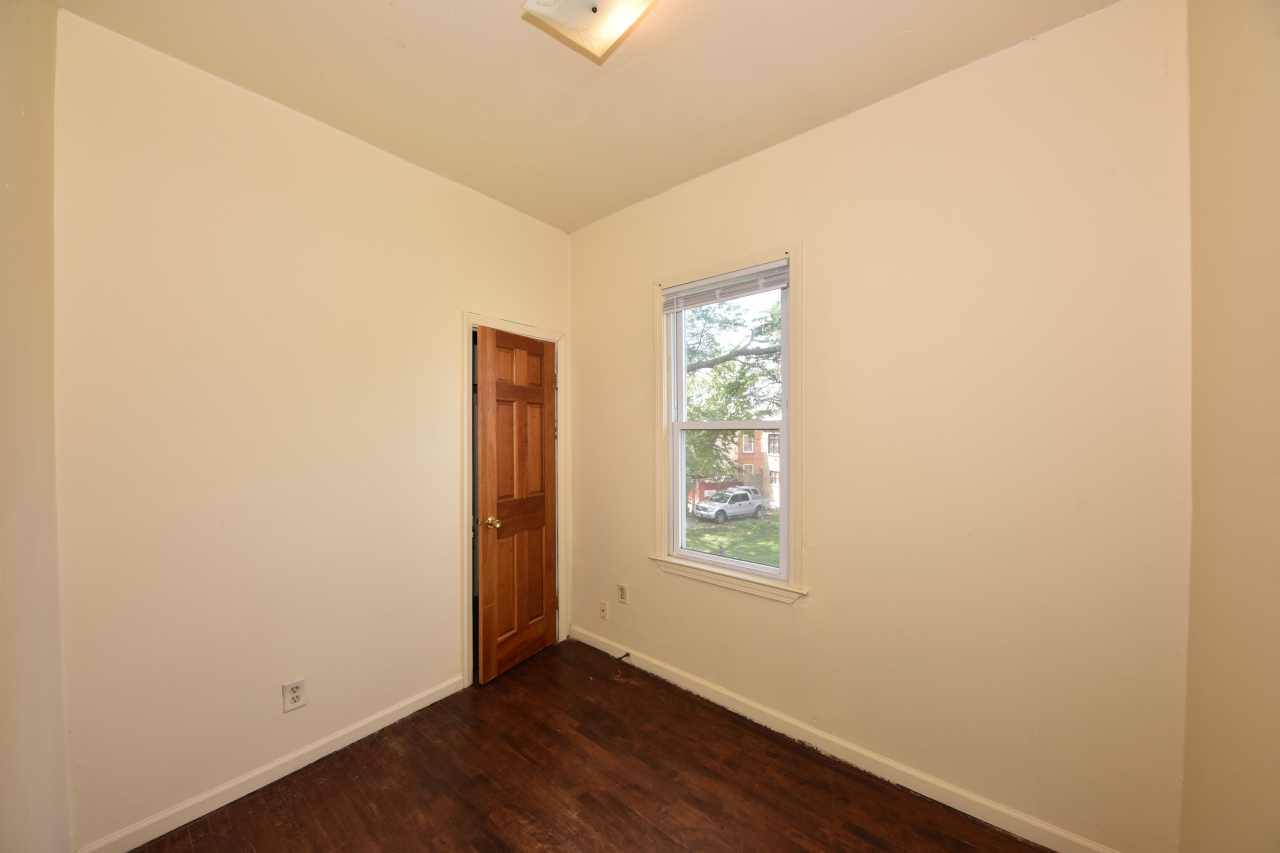2135 N 44th St Unit: 2137