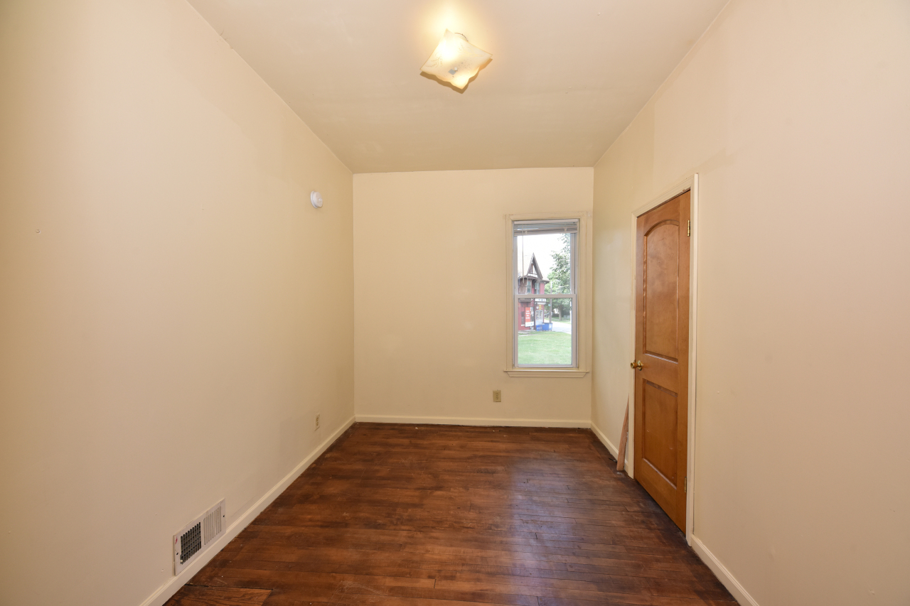 2135 N 44th St Unit: 2137