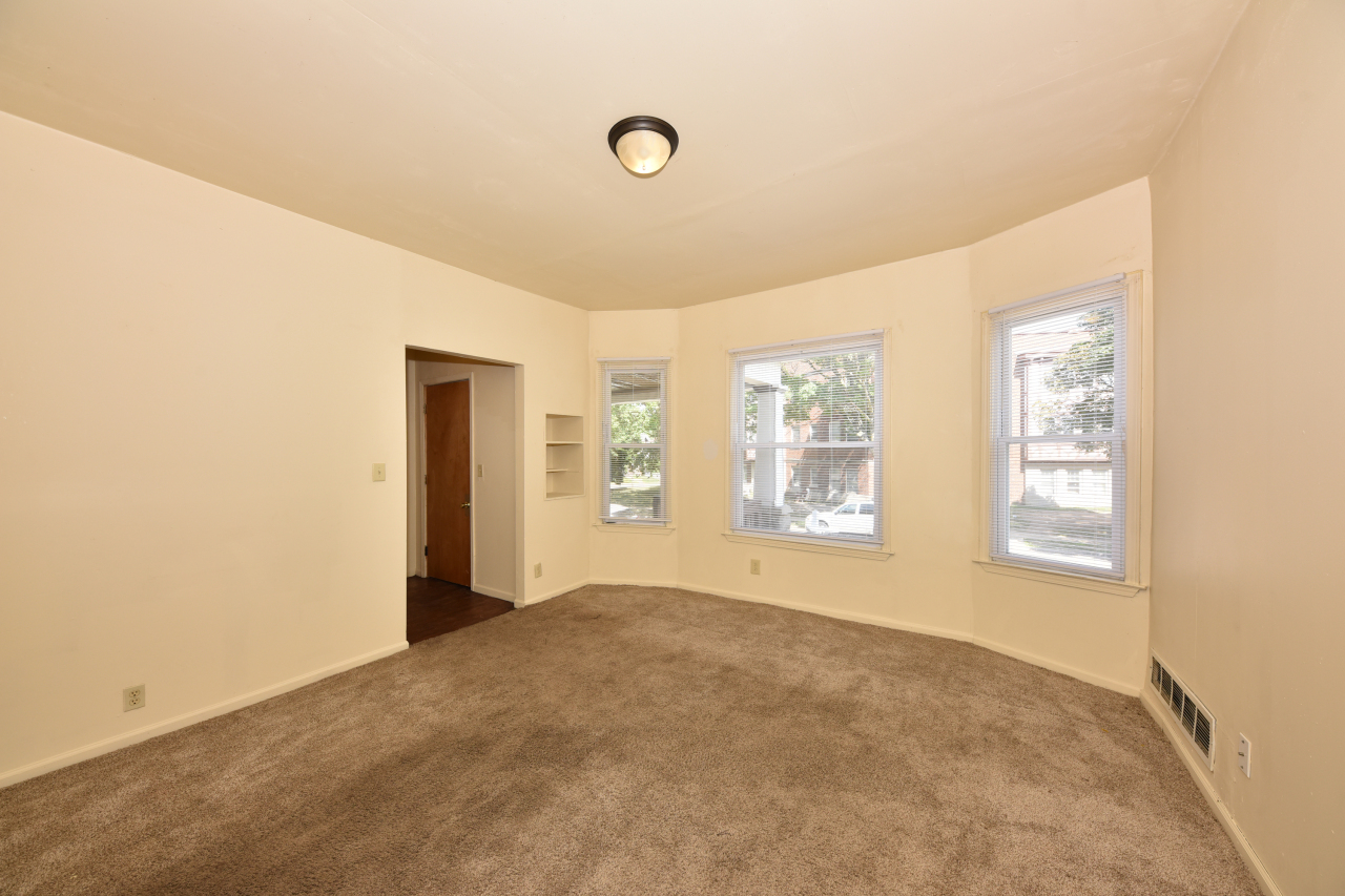 2135 N 44th St Unit: 2137