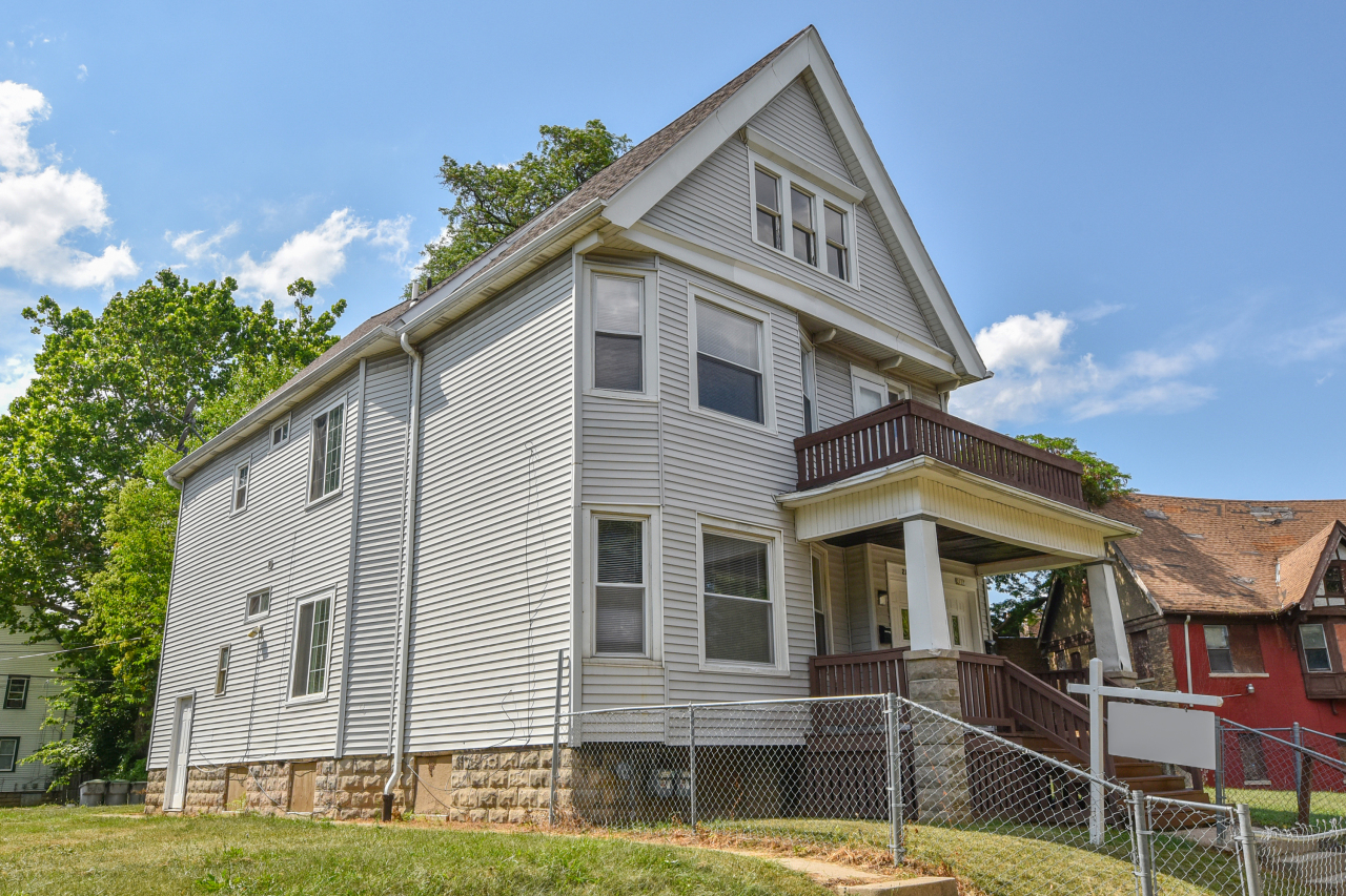 2135 N 44th St Unit: 2137