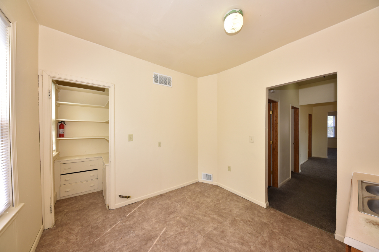 2135 N 44th St Unit: 2137