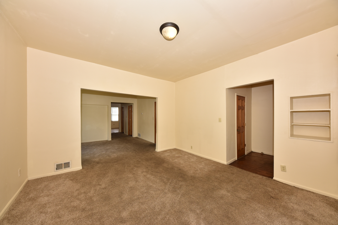 2135 N 44th St Unit: 2137