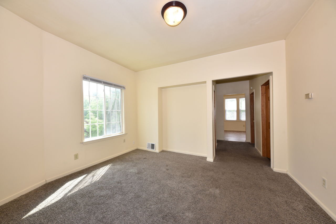 2135 N 44th St Unit: 2137