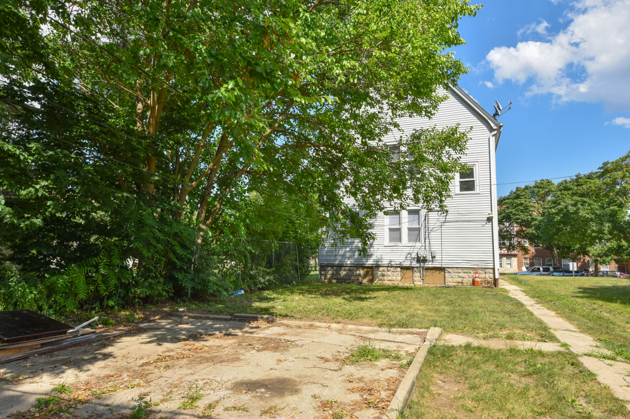 2135 N 44th St Unit: 2137