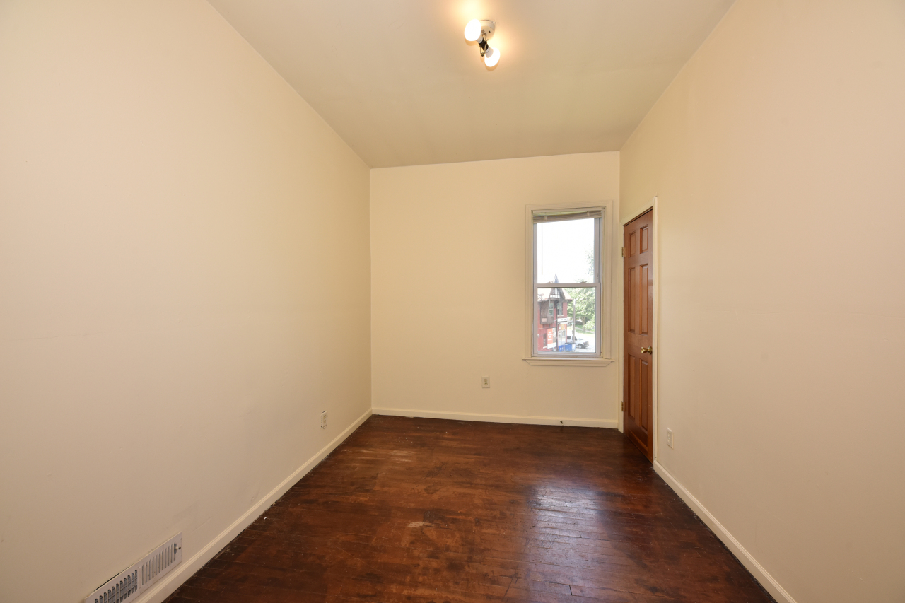 2135 N 44th St Unit: 2137