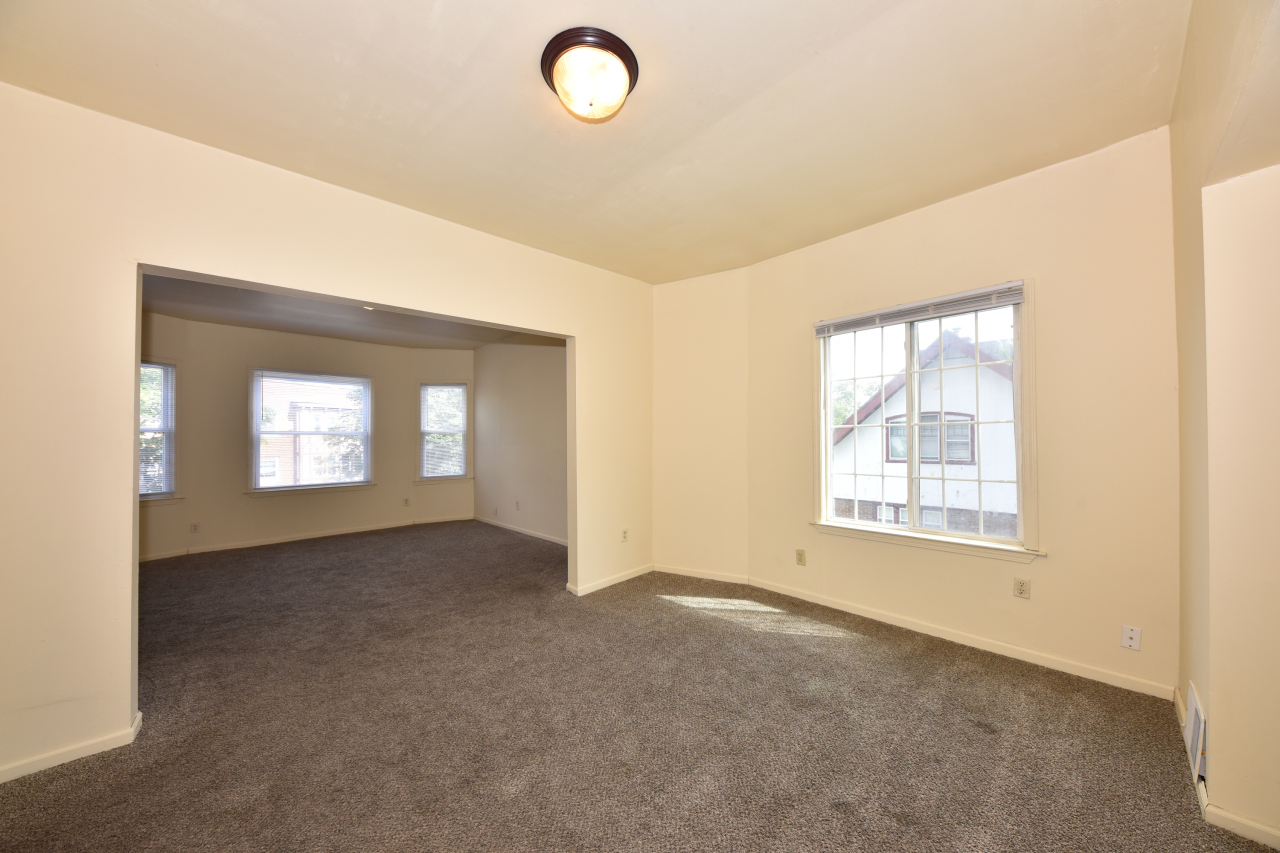 2135 N 44th St Unit: 2137