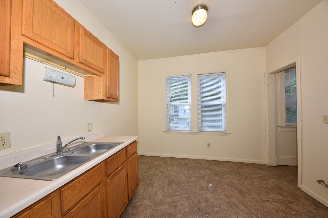 2135 N 44th St Unit: 2137