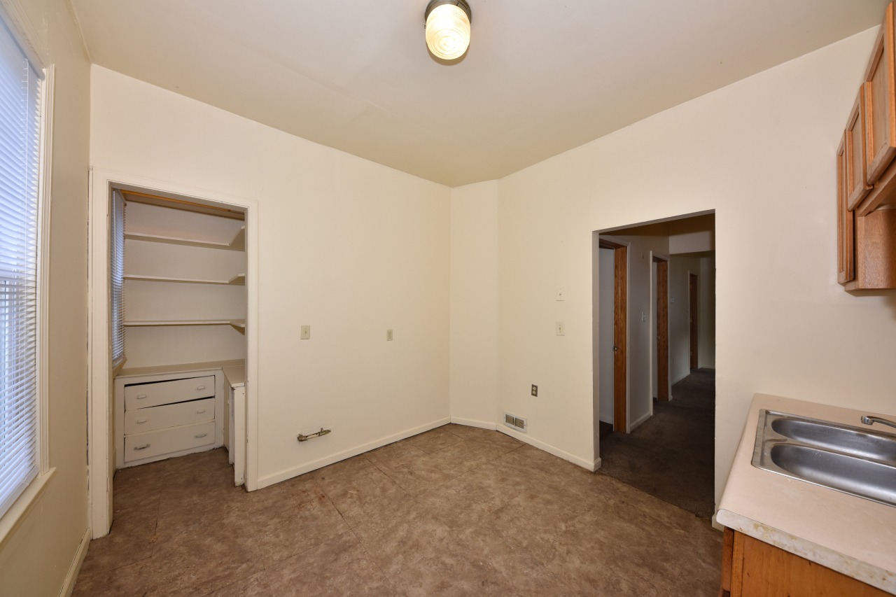 2135 N 44th St Unit: 2137