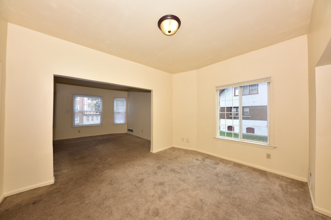 2135 N 44th St Unit: 2137