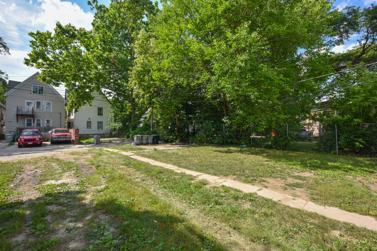 2135 N 44th St Unit: 2137