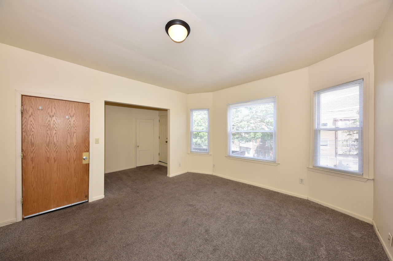 2135 N 44th St Unit: 2137