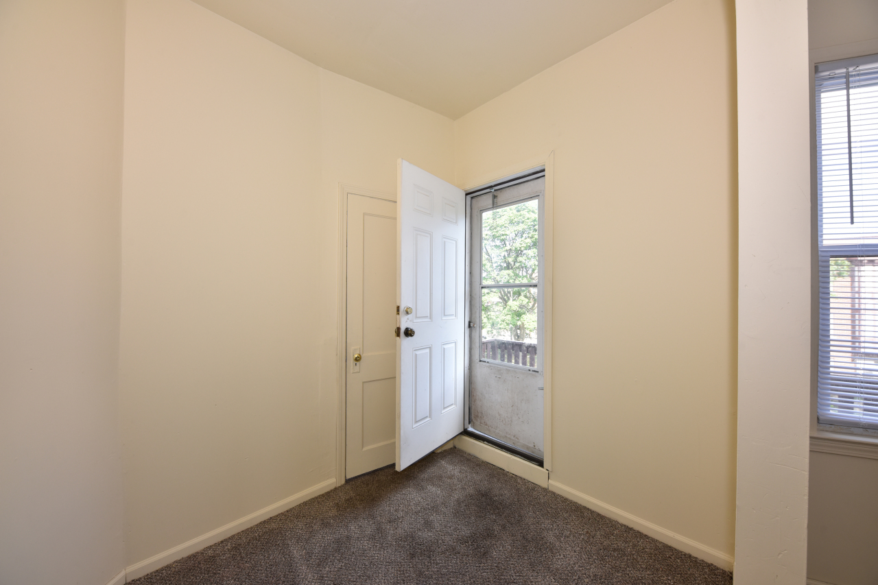 2135 N 44th St Unit: 2137