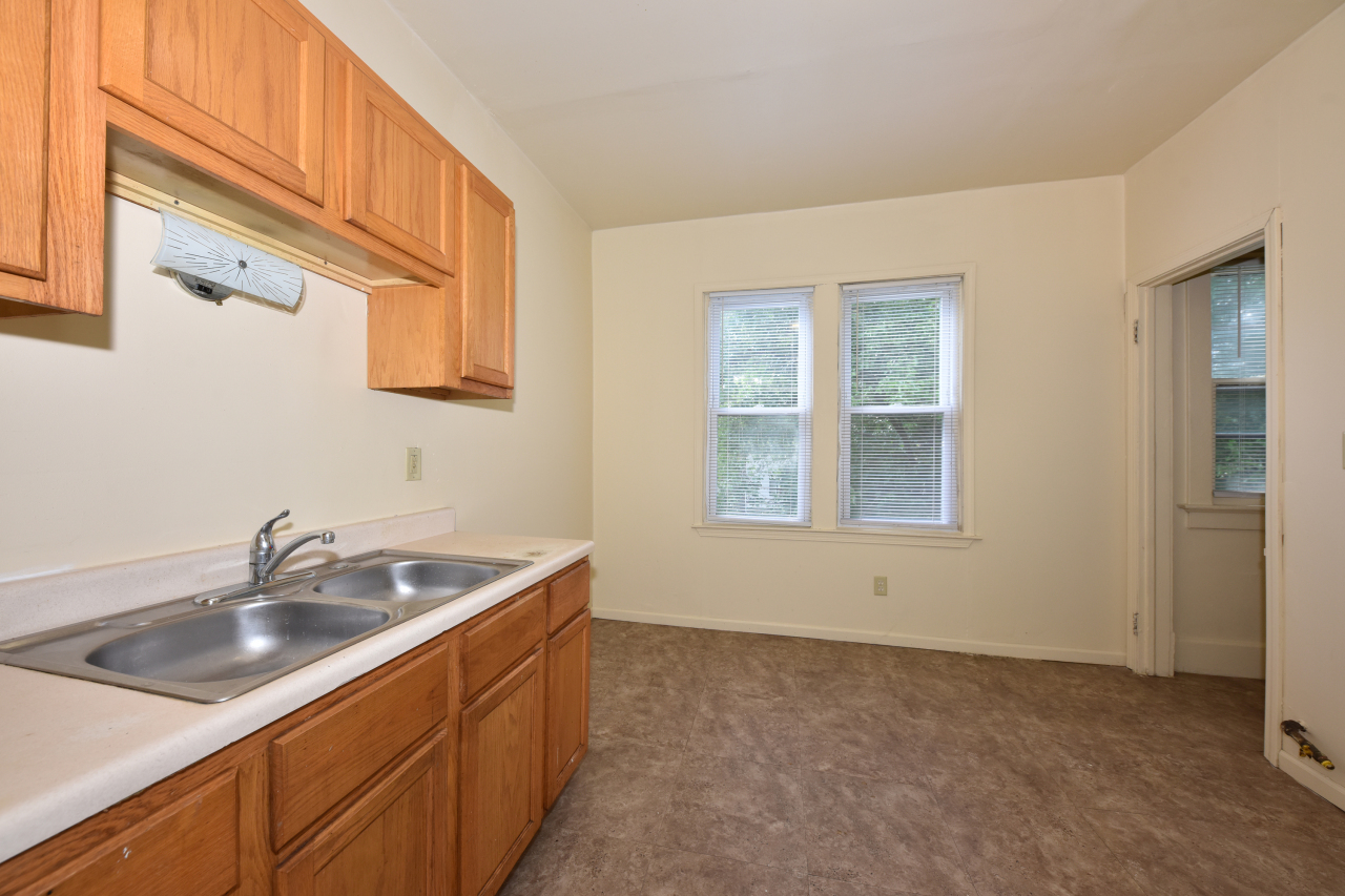 2135 N 44th St Unit: 2137