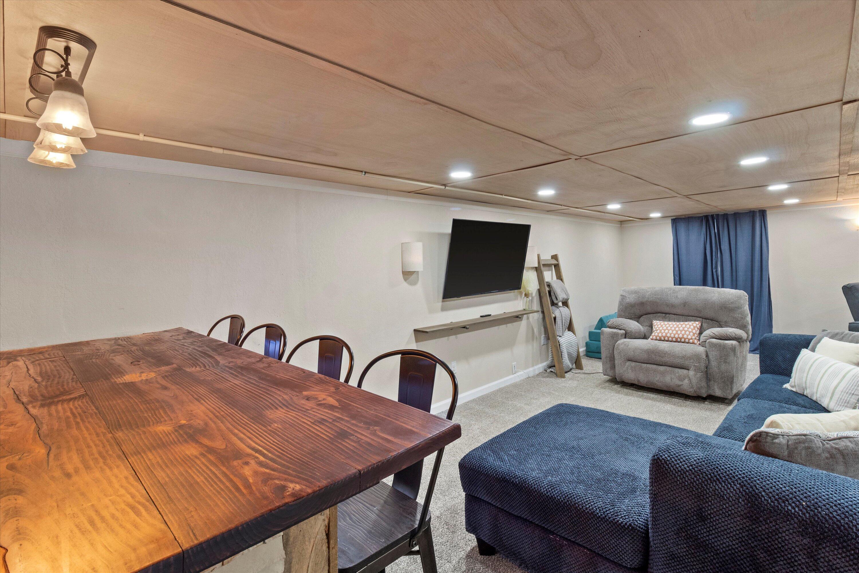 S82W13212 Acker Dr