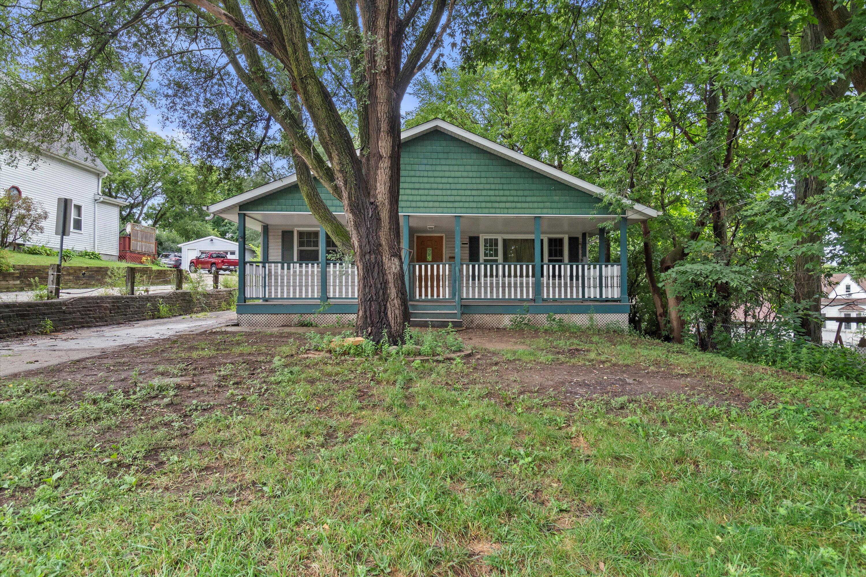 1028 Oakland Ave