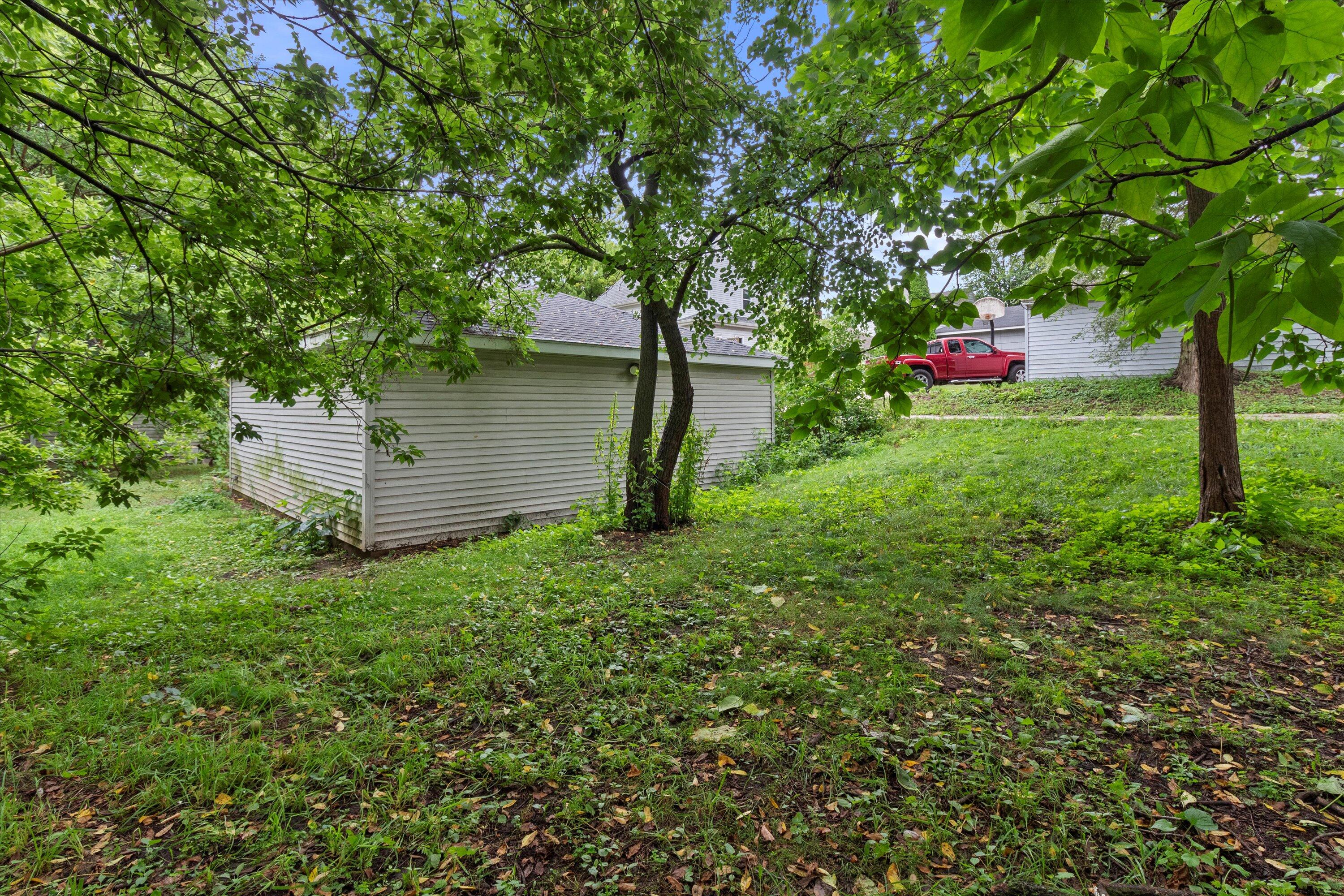 1028 Oakland Ave
