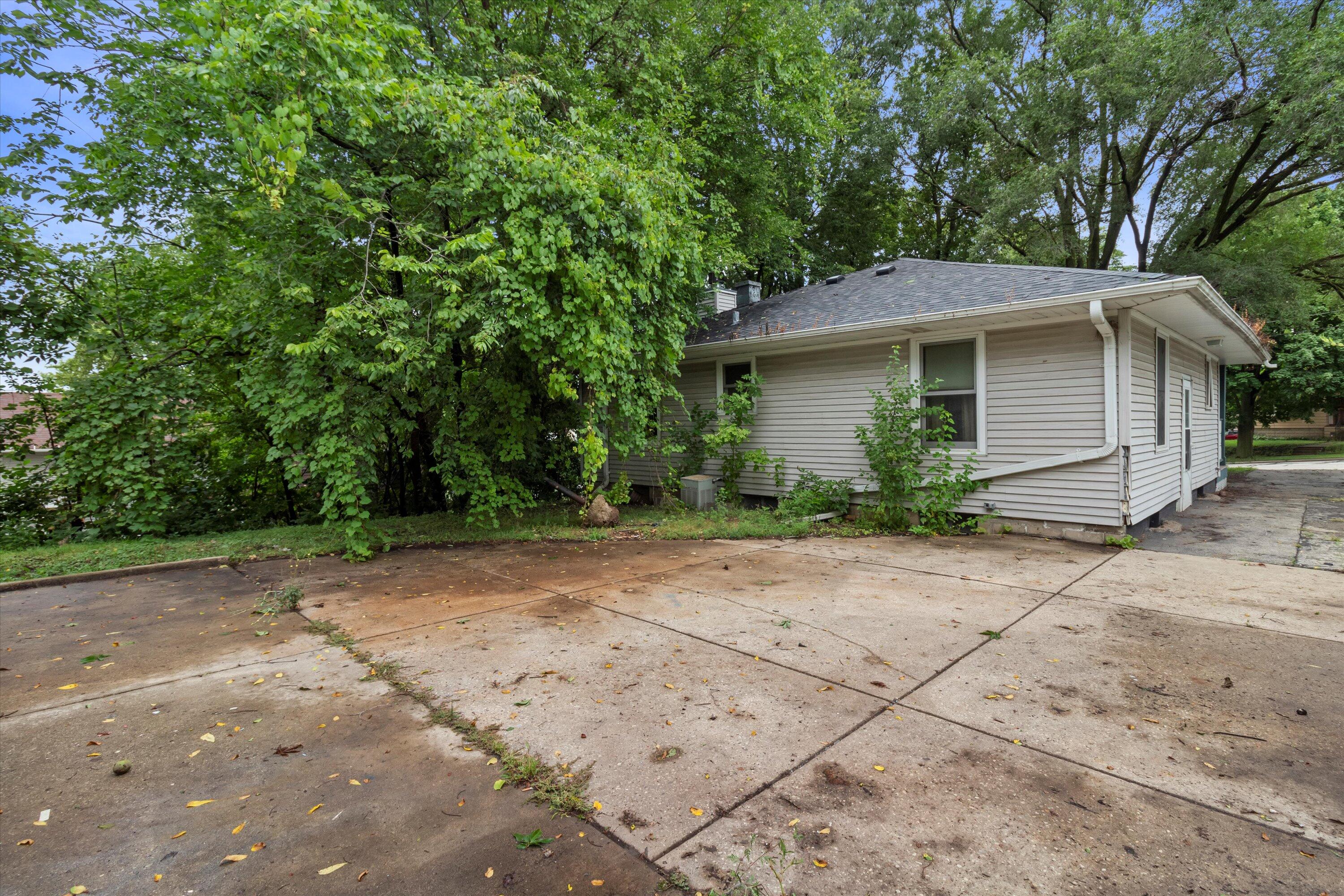 1028 Oakland Ave