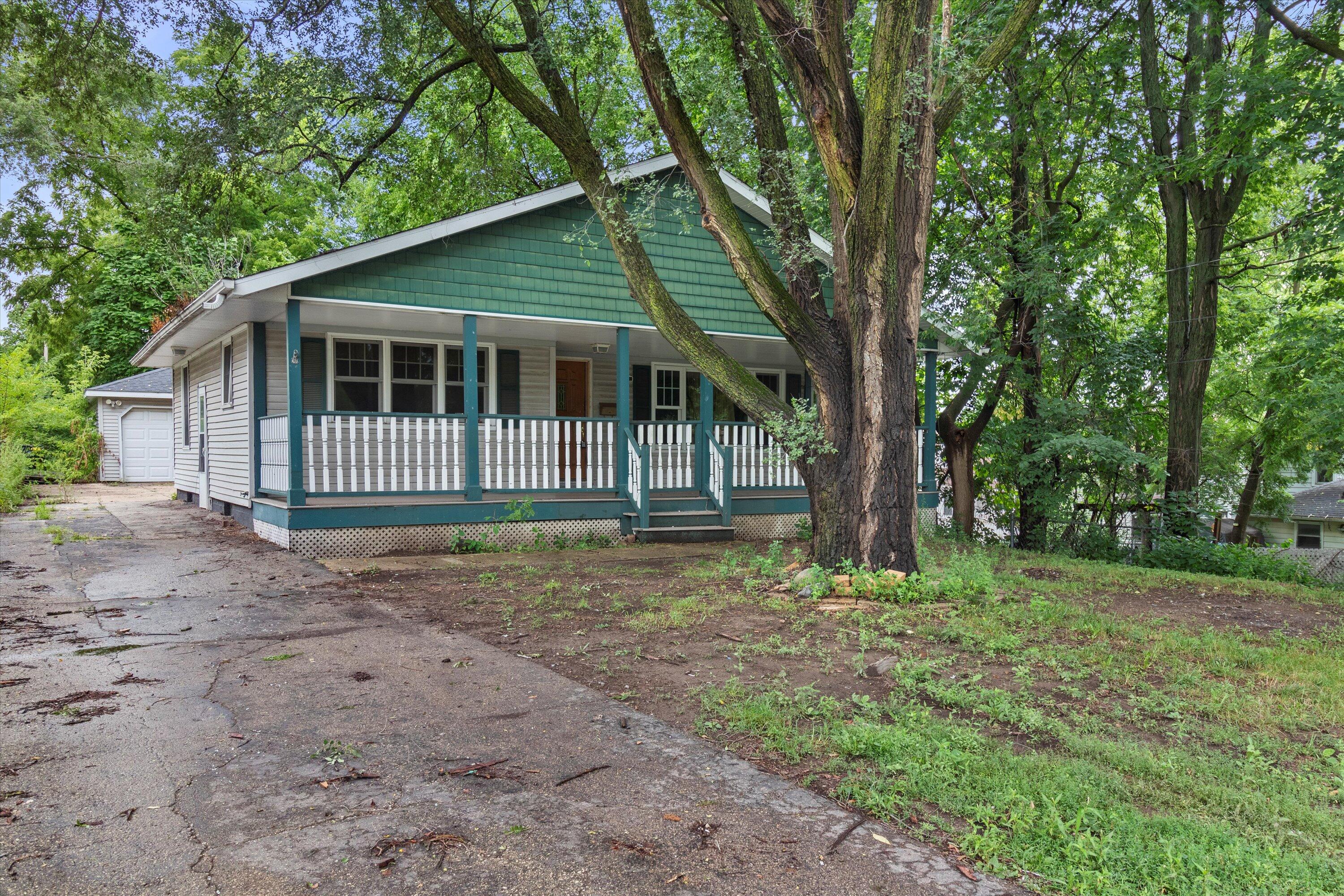 1028 Oakland Ave