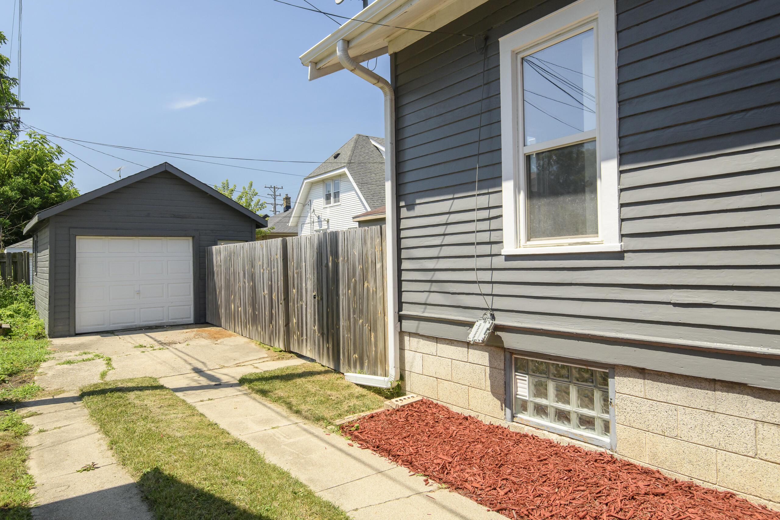 2108 Ashland Ave